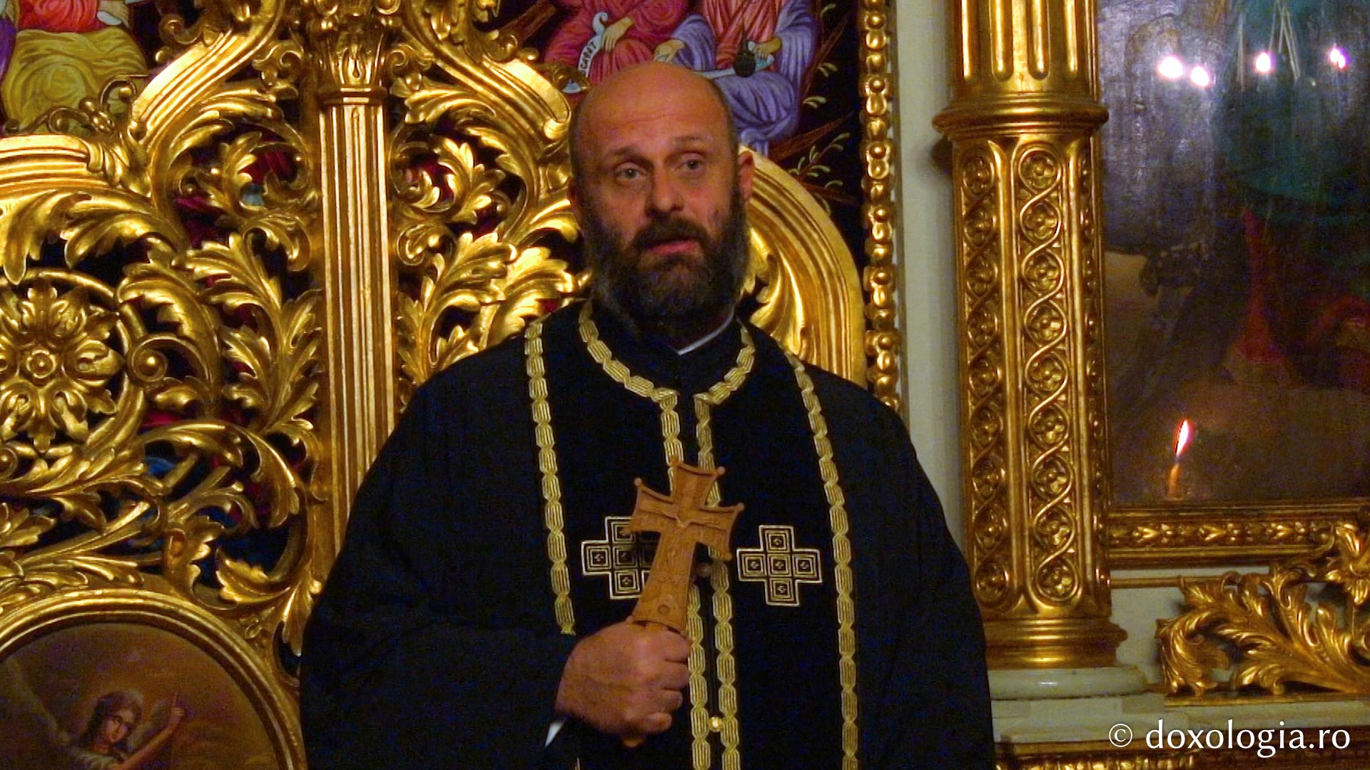 Foto: Mihail Vrăjitoru (Video) Pr. Roger Coresciuc: „Fără Dumnezeu, viața noastră este lipsită de sens”