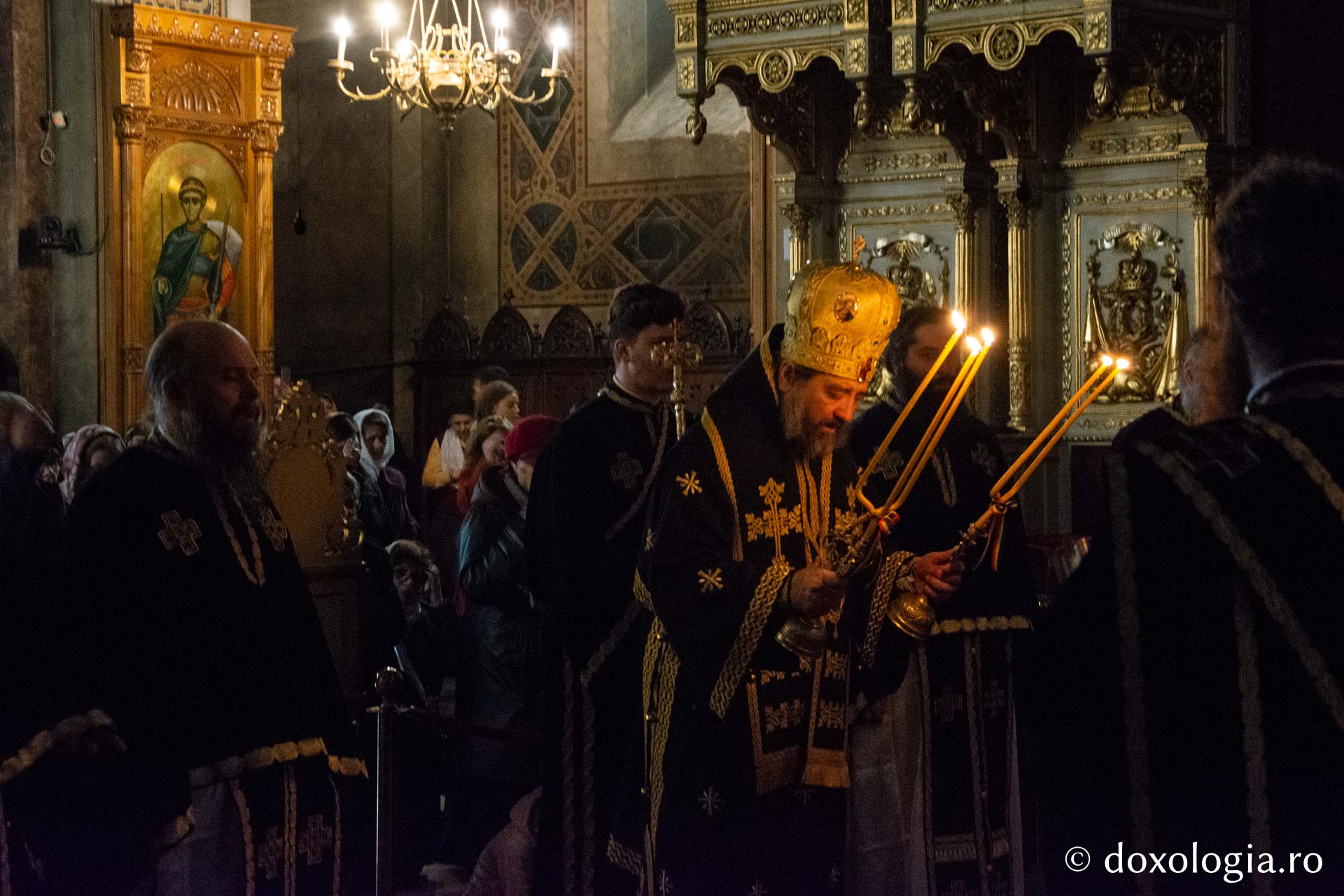 PS Nichifor, la Catedrala Mitropolitană din Iași: „Putem aduce armonie în lumea aceasta în măsură ce ne îndreptăm pe noi și ne schimbăm”