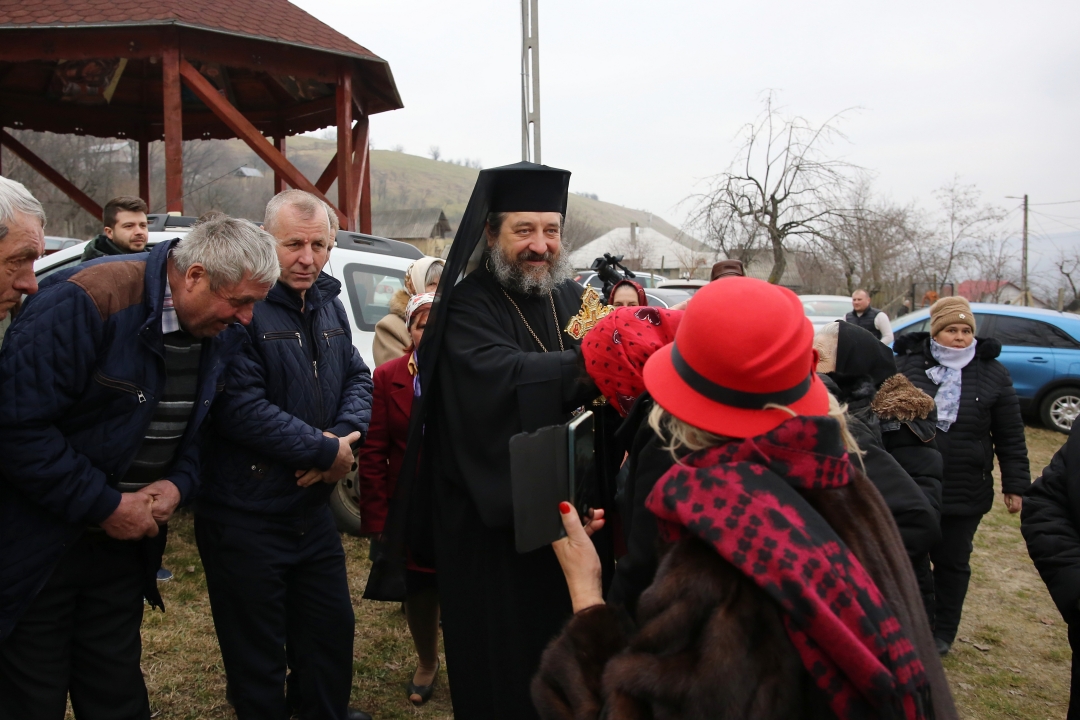 Eveniment inedit la Parohia Valea Racului: a fost hirotonit noul paroh, iar fetița lui a fost botezată de PS Nichifor Botoșăneanul