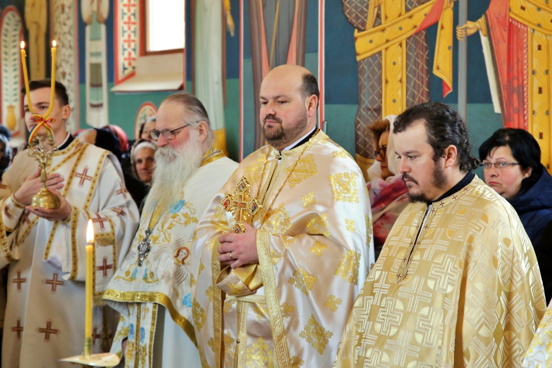 Eveniment inedit la Parohia Valea Racului: a fost hirotonit noul paroh, iar fetița lui a fost botezată de PS Nichifor Botoșăneanul