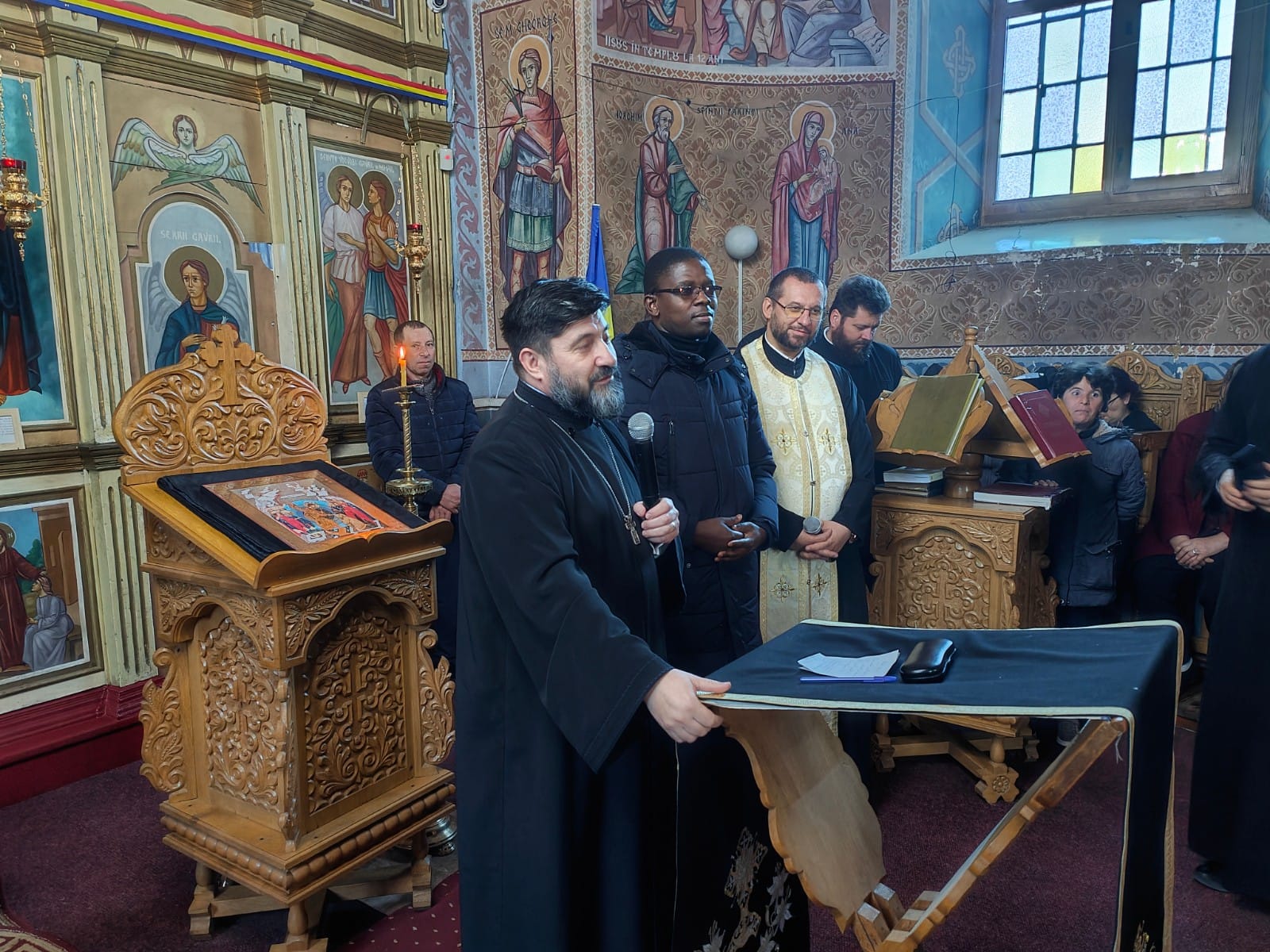 Seară duhovnicească la Parohia „Sfinții Voievozi” Cozmești