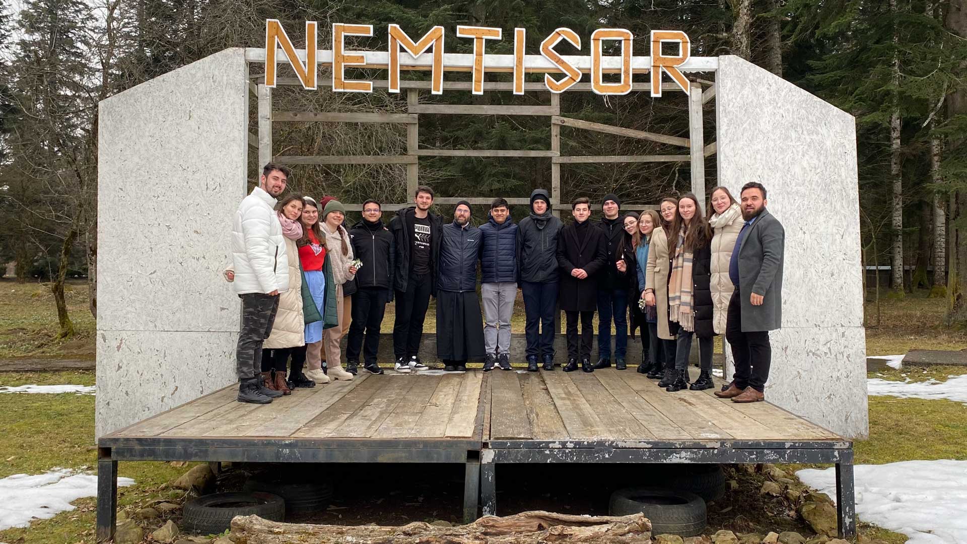 Tabără de iarnă, organizată de „Prietenii Sfinților Trei Ierarhi”