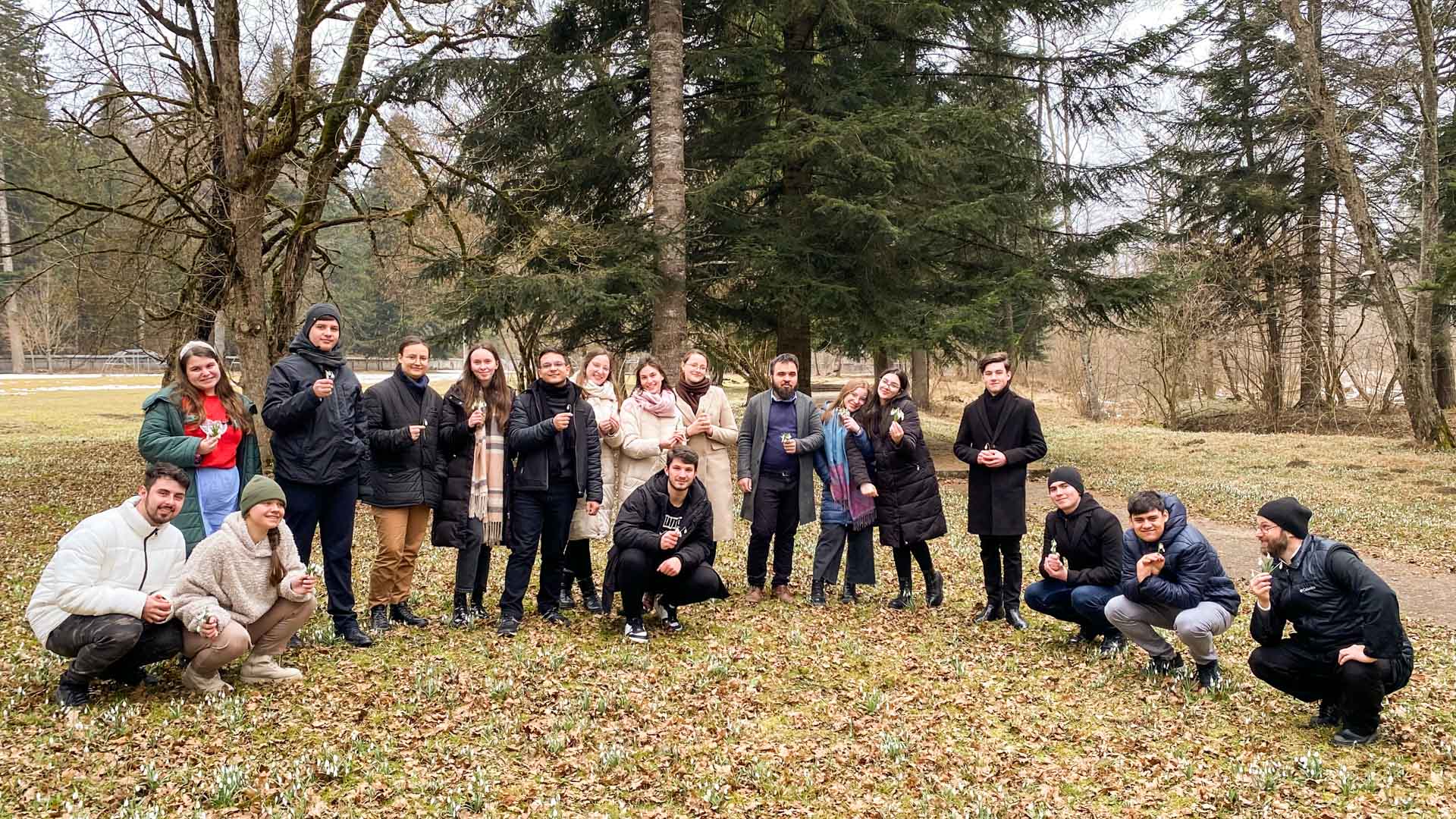 Tabără de iarnă, organizată de „Prietenii Sfinților Trei Ierarhi”