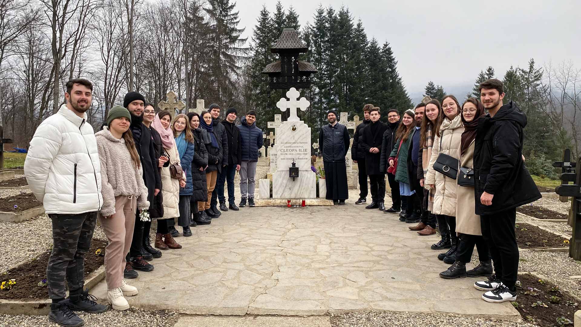 Tabără de iarnă, organizată de „Prietenii Sfinților Trei Ierarhi”