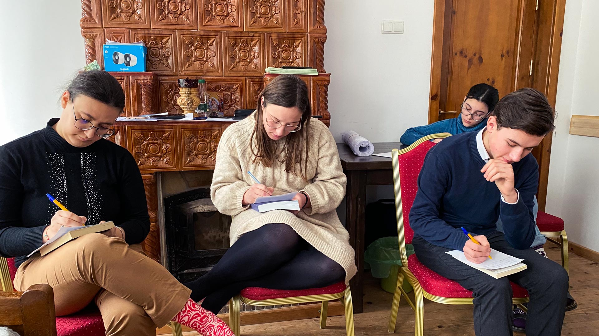 Tabără de iarnă, organizată de „Prietenii Sfinților Trei Ierarhi”