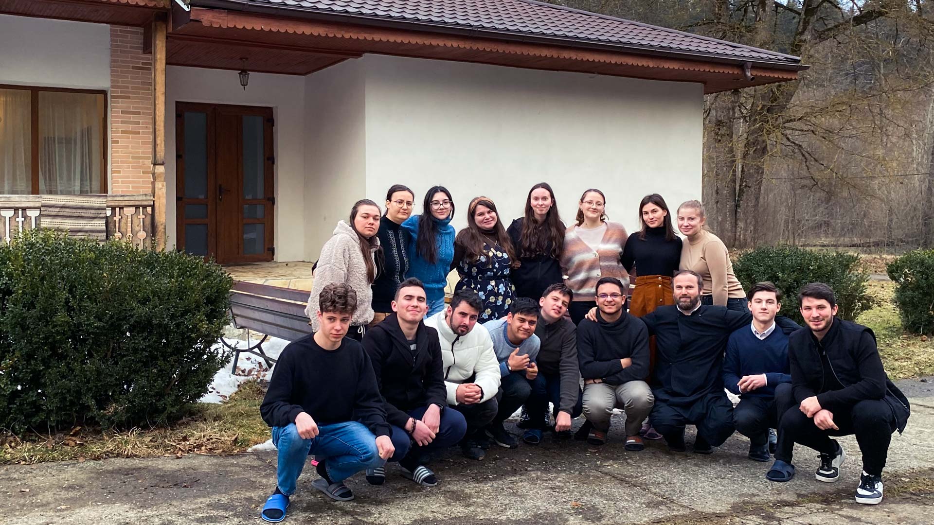 Tabără de iarnă, organizată de „Prietenii Sfinților Trei Ierarhi”