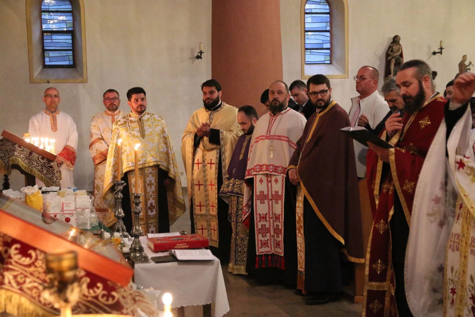 Taina Sfântului Maslu în sobor, la Würzburg