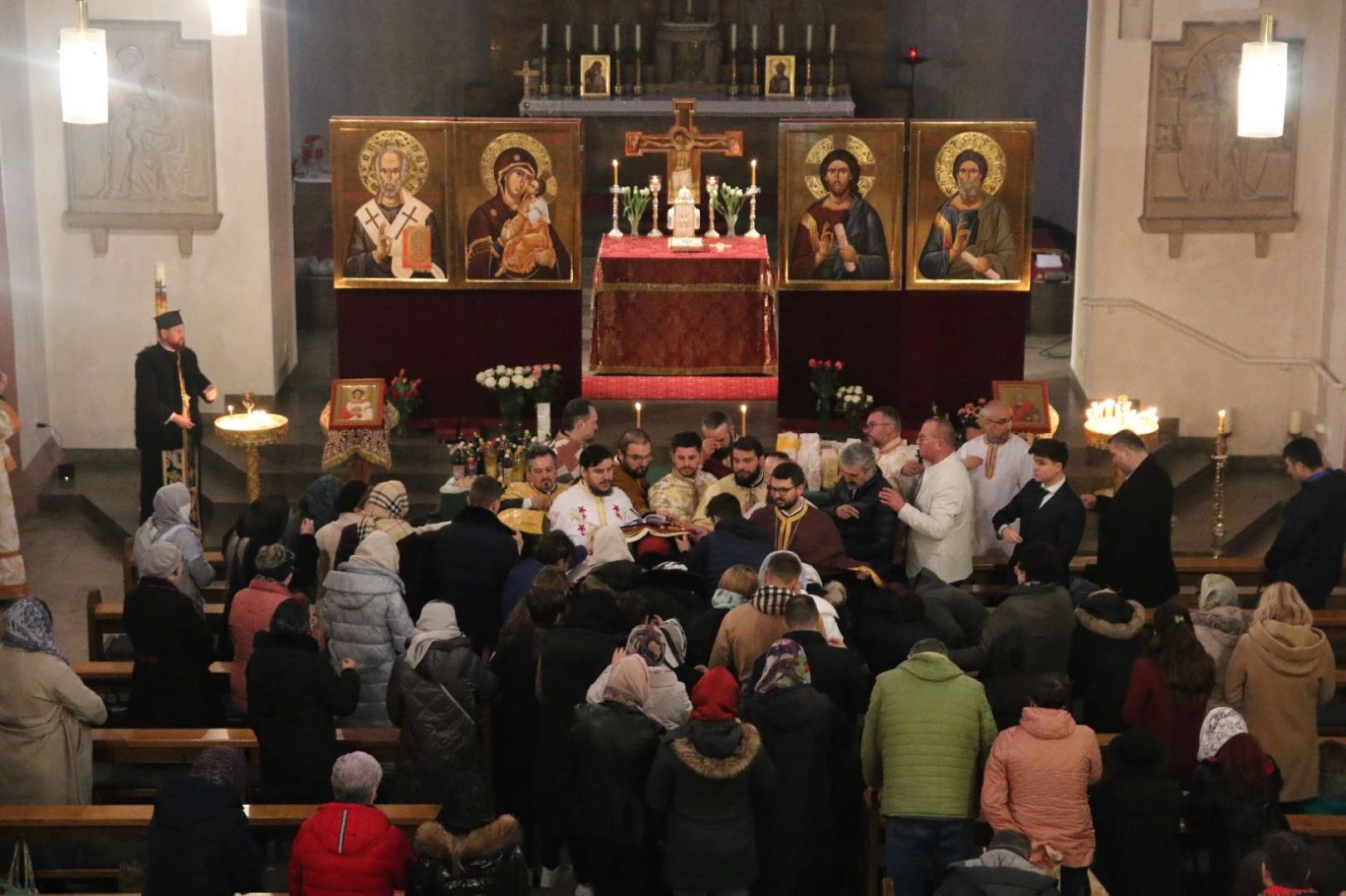 Taina Sfântului Maslu în sobor, la Würzburg