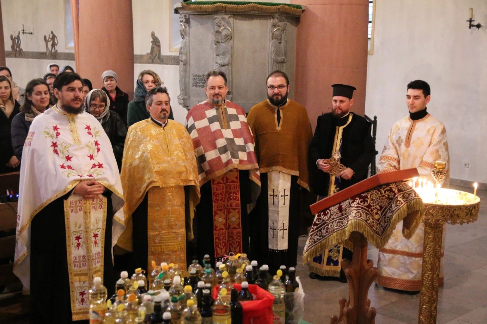 Taina Sfântului Maslu în sobor, la Würzburg