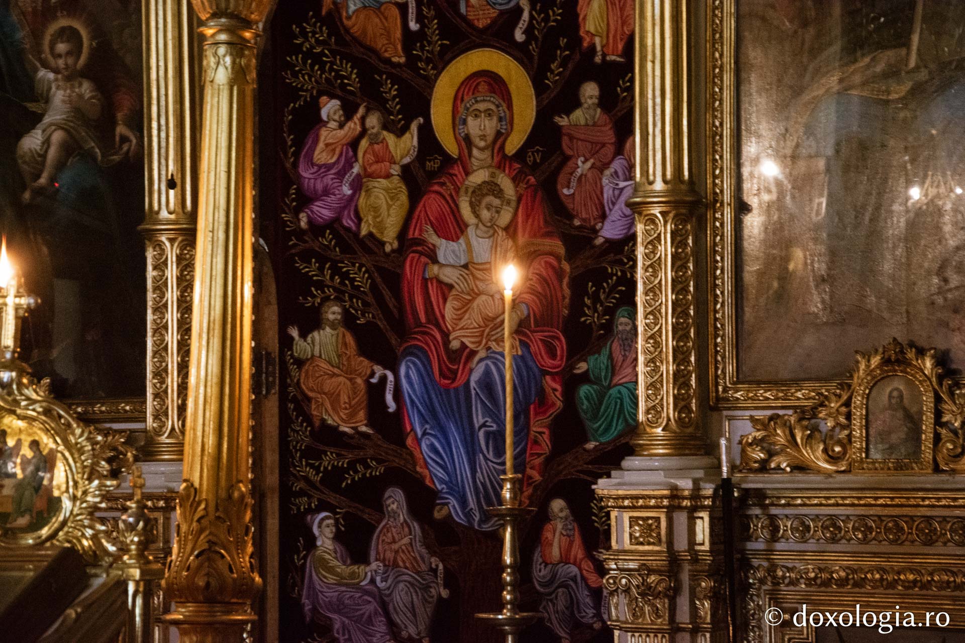 IPS Teofan a săvârșit Liturghia Darurilor mai înainte sfințite la Catedrala Mitropolitană