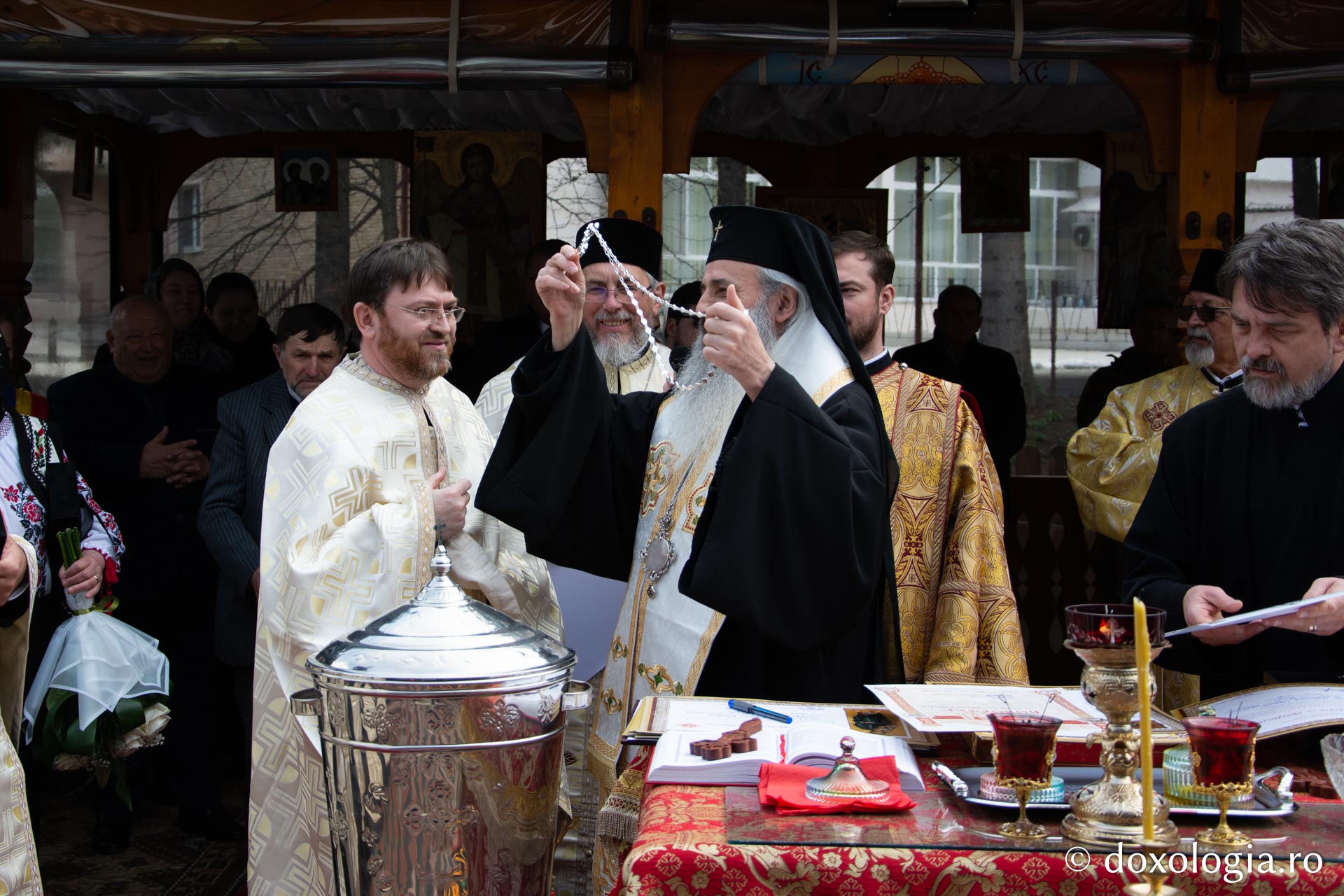 IPS Teofan a sfințit Centrul de zi pentru persoane vârstnice din Bălțătești