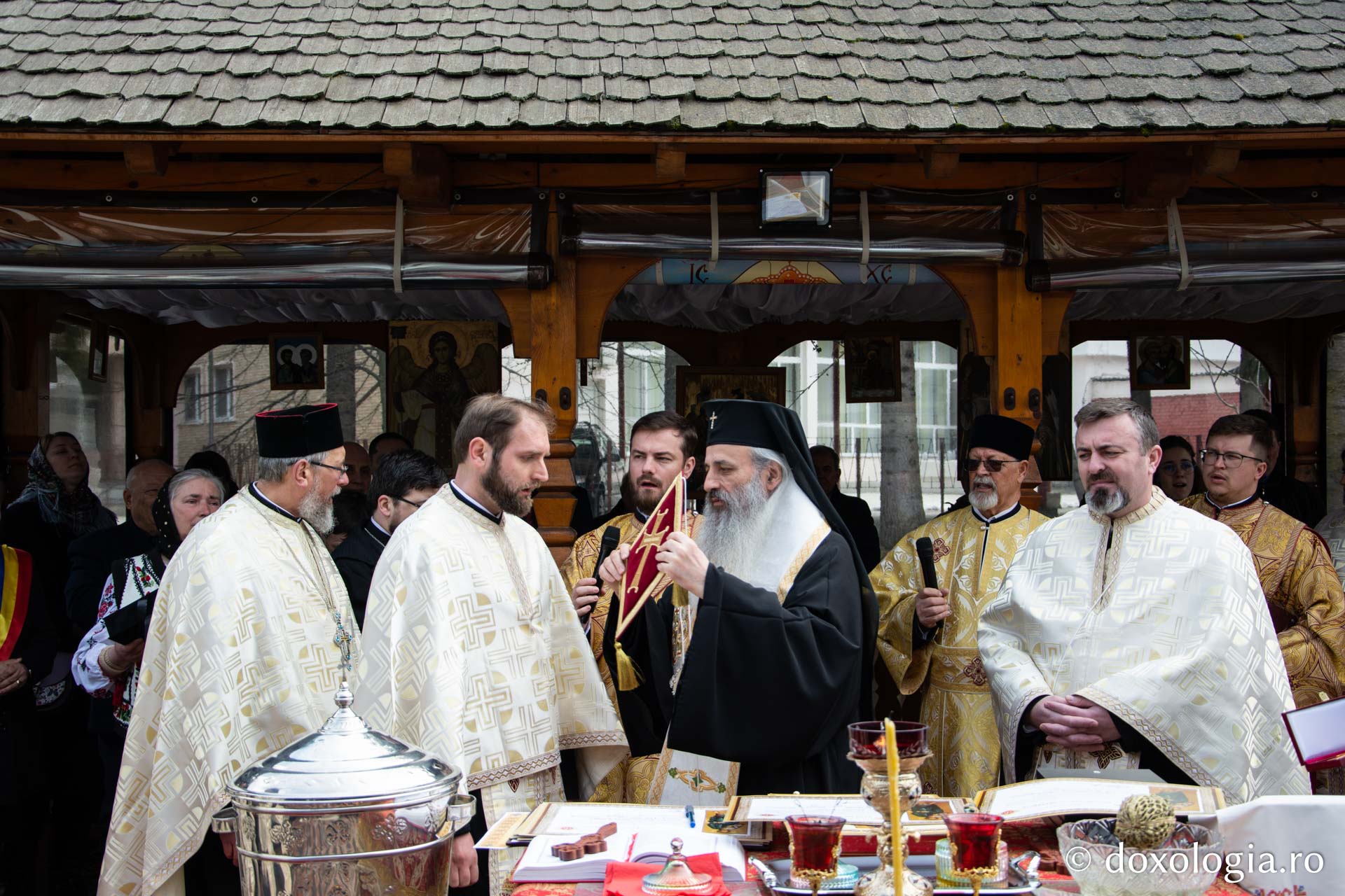 IPS Teofan a sfințit Centrul de zi pentru persoane vârstnice din Bălțătești