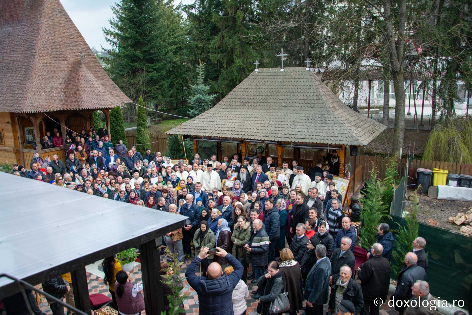 IPS Teofan a sfințit Centrul de zi pentru persoane vârstnice din Bălțătești