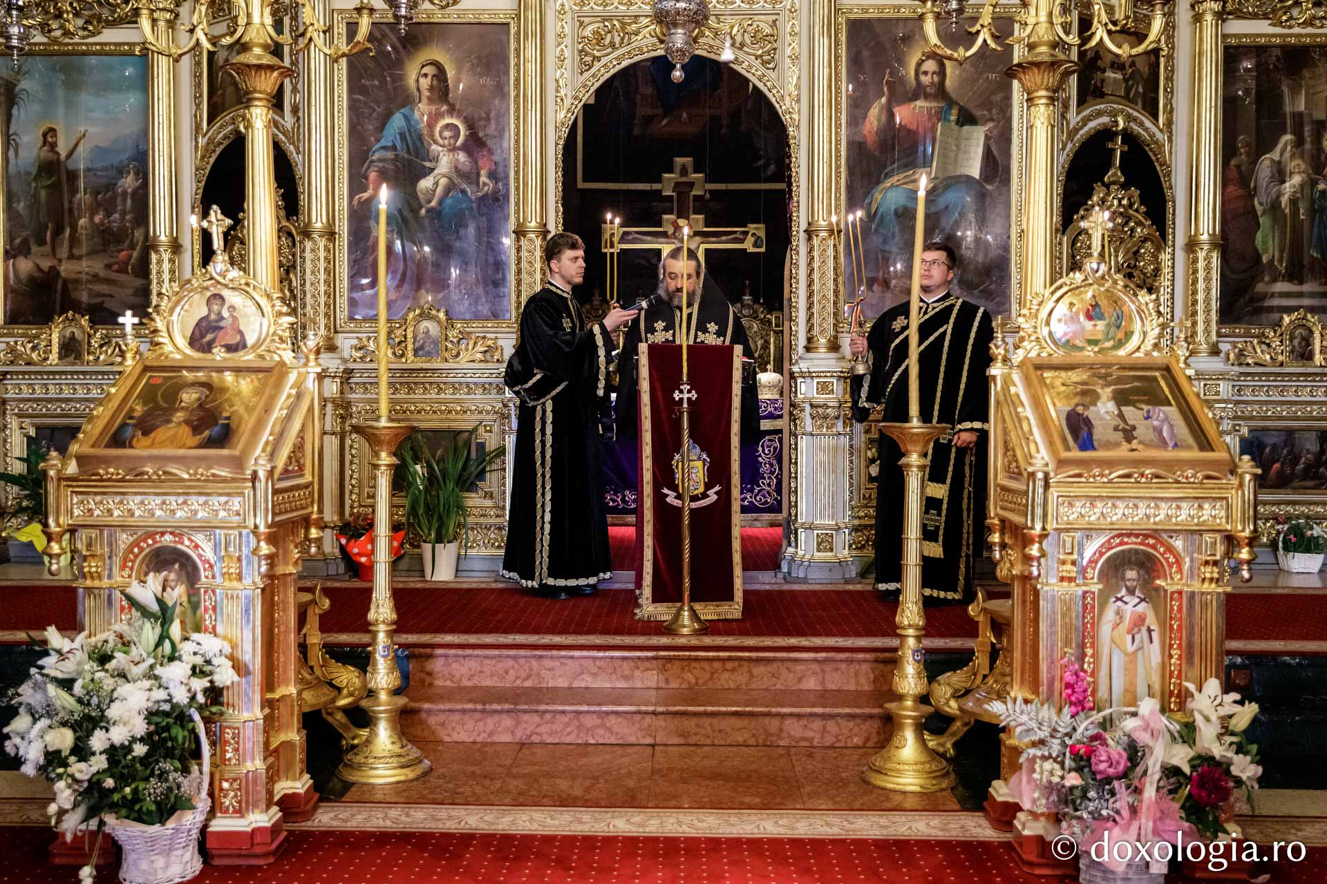 Denia celor 12 Evanghelii, la Catedrala Mitropolitană din Iași