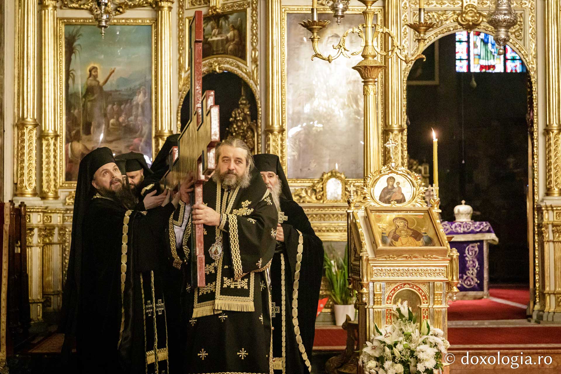 Denia celor 12 Evanghelii, la Catedrala Mitropolitană din Iași