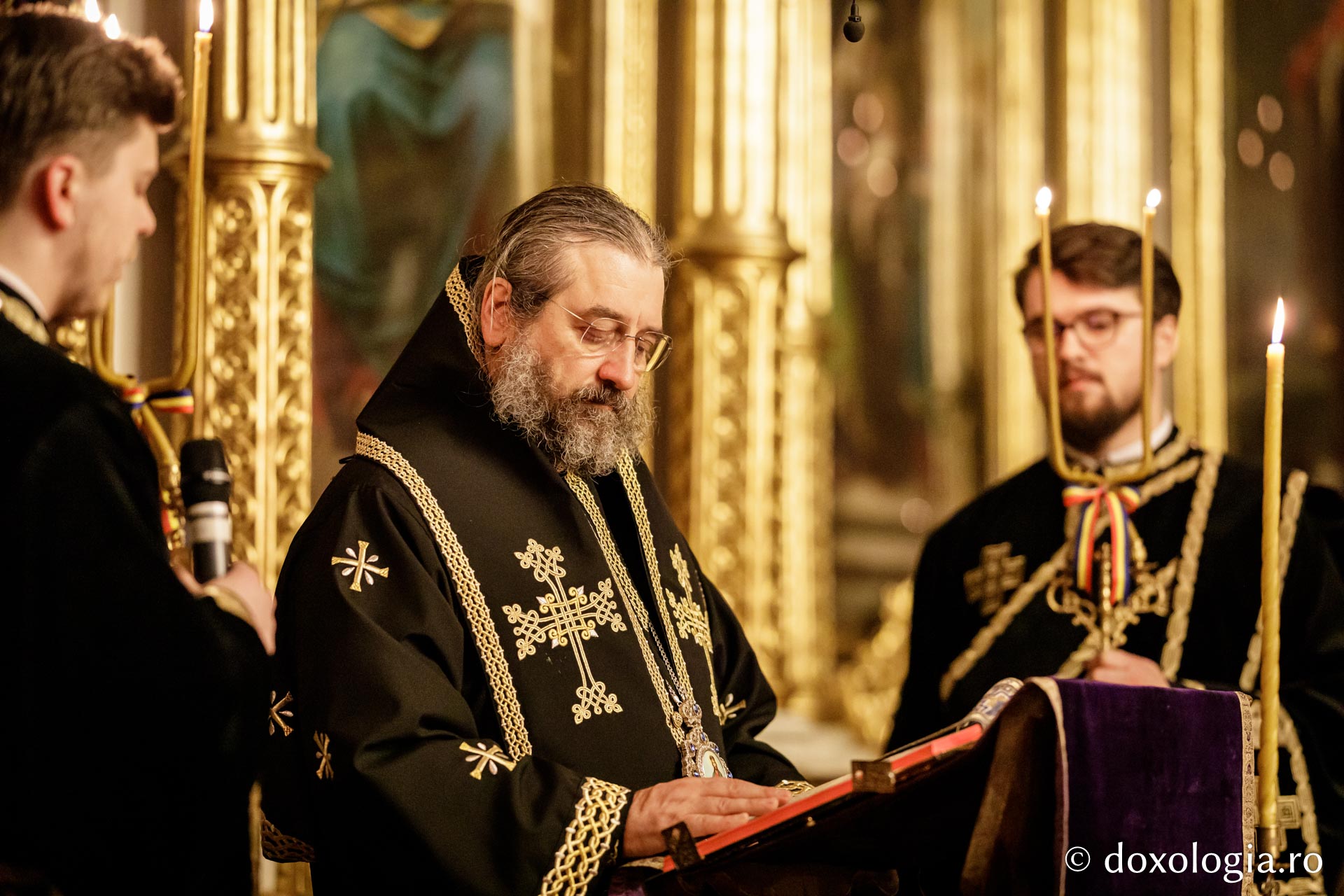 Denia celor 12 Evanghelii, la Catedrala Mitropolitană din Iași