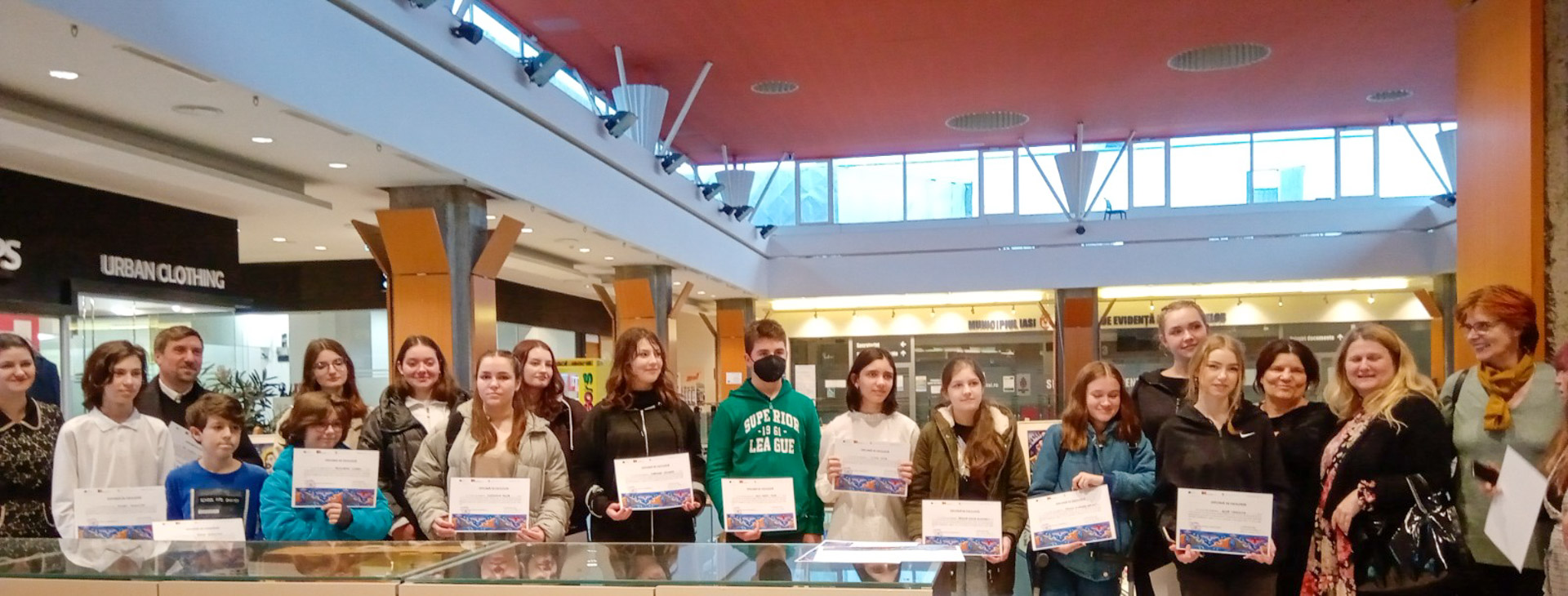 Expoziție de icoane pictate pe sticlă –„Biruința Învierii Domnului”