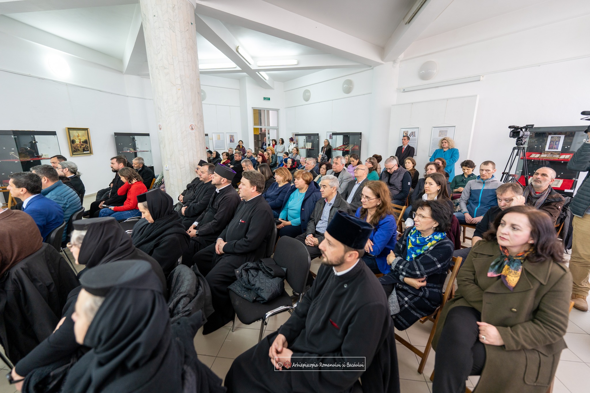 Expoziție la Bacău: „Sfântul Pahomie – Episcopul Romanului. Calea spre Sfințenie”