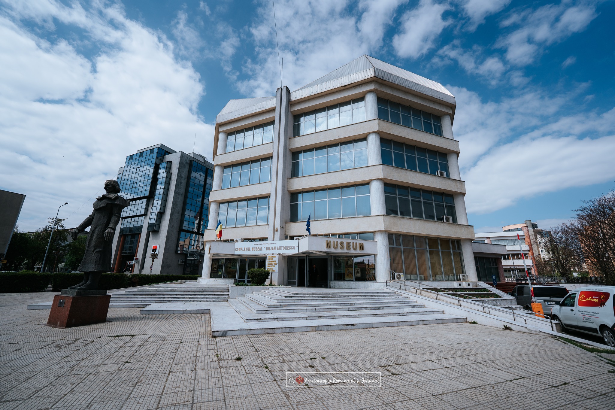 Expoziție la Bacău: „Sfântul Pahomie – Episcopul Romanului. Calea spre Sfințenie”