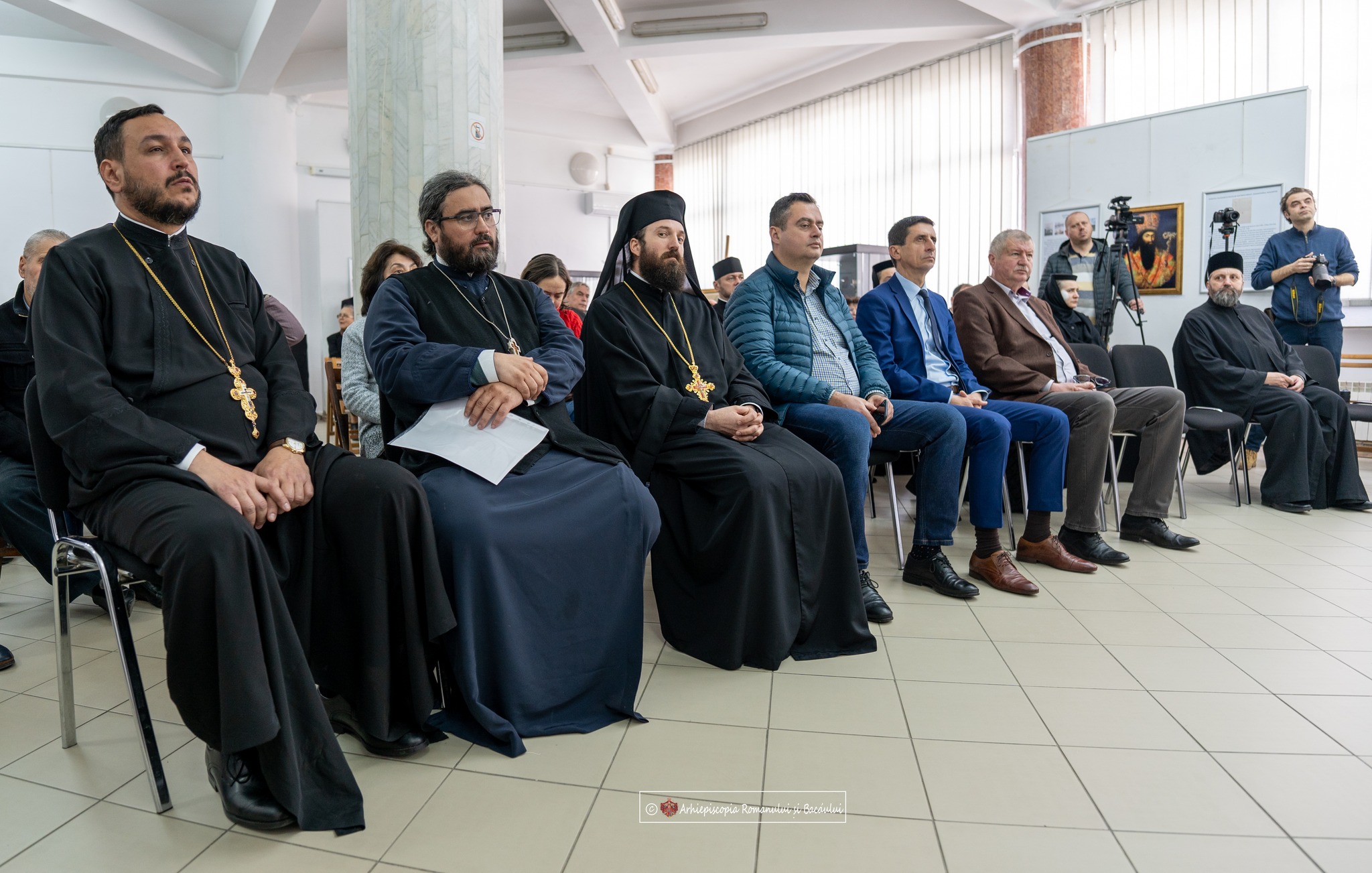 Expoziție la Bacău: „Sfântul Pahomie – Episcopul Romanului. Calea spre Sfințenie”