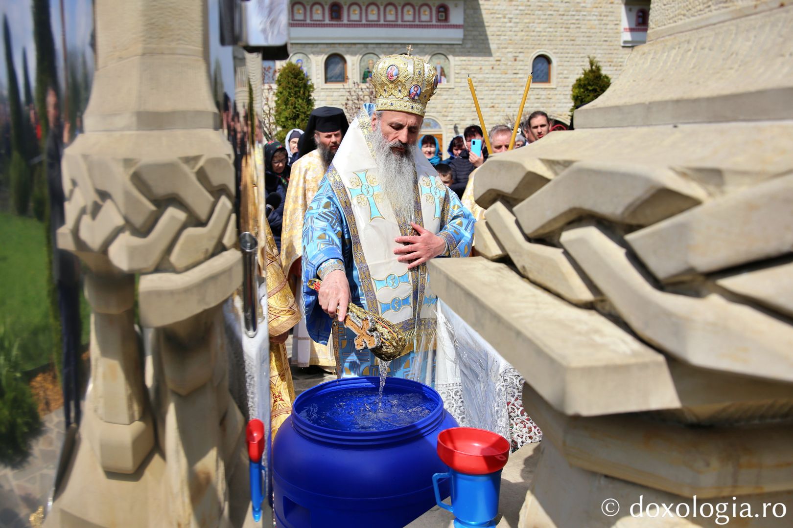 Sărbătoare la Botoșani: Binecuvântarea Izvorului Tămăduirii la Mănăstirea Zosin