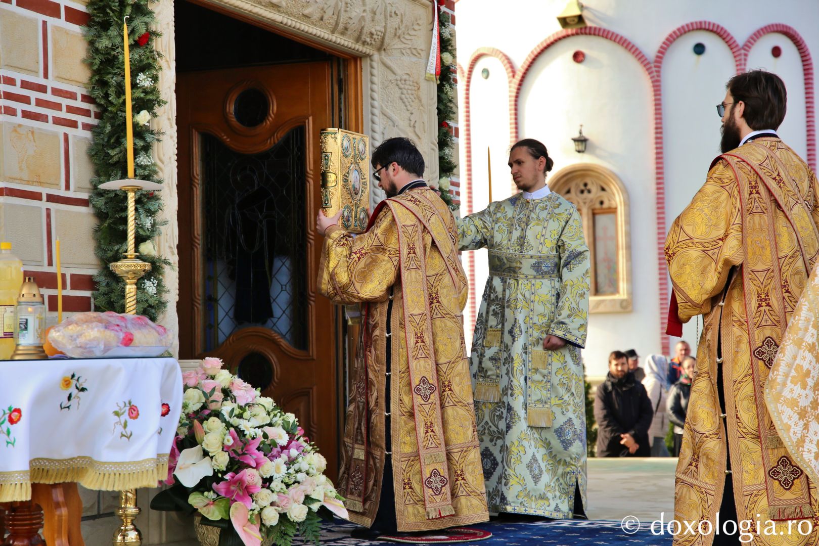 Sărbătoare la Botoșani: Binecuvântarea Izvorului Tămăduirii la Mănăstirea Zosin
