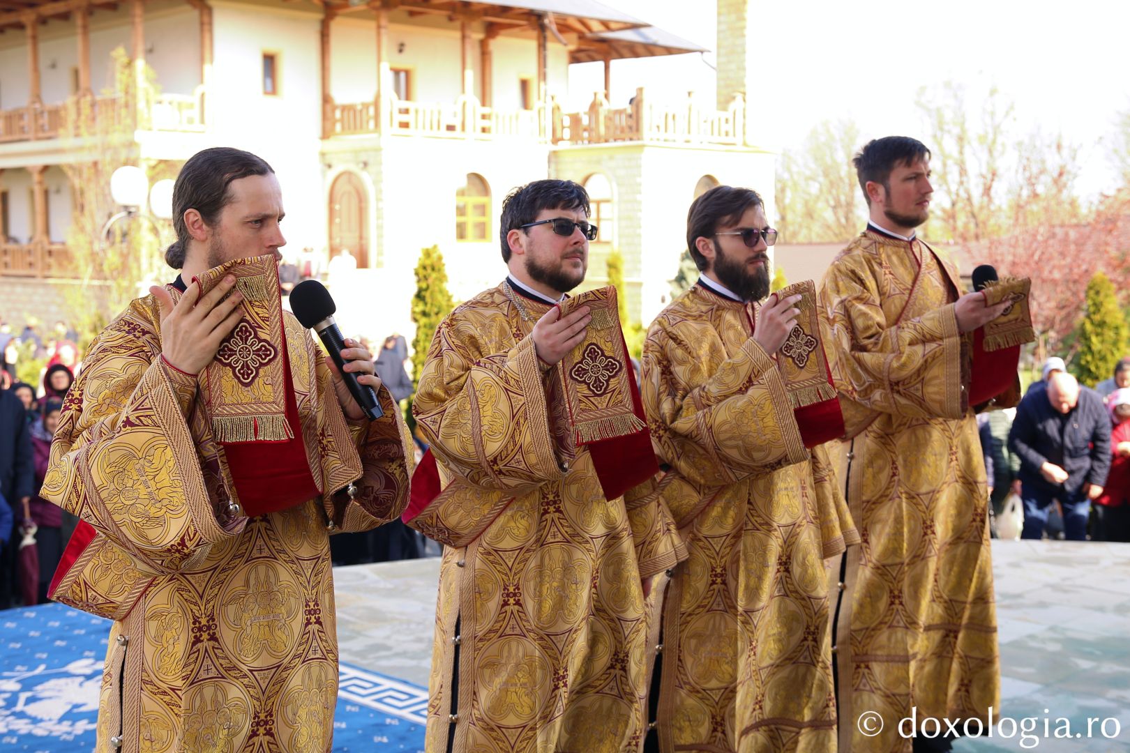 Sărbătoare la Botoșani: Binecuvântarea Izvorului Tămăduirii la Mănăstirea Zosin
