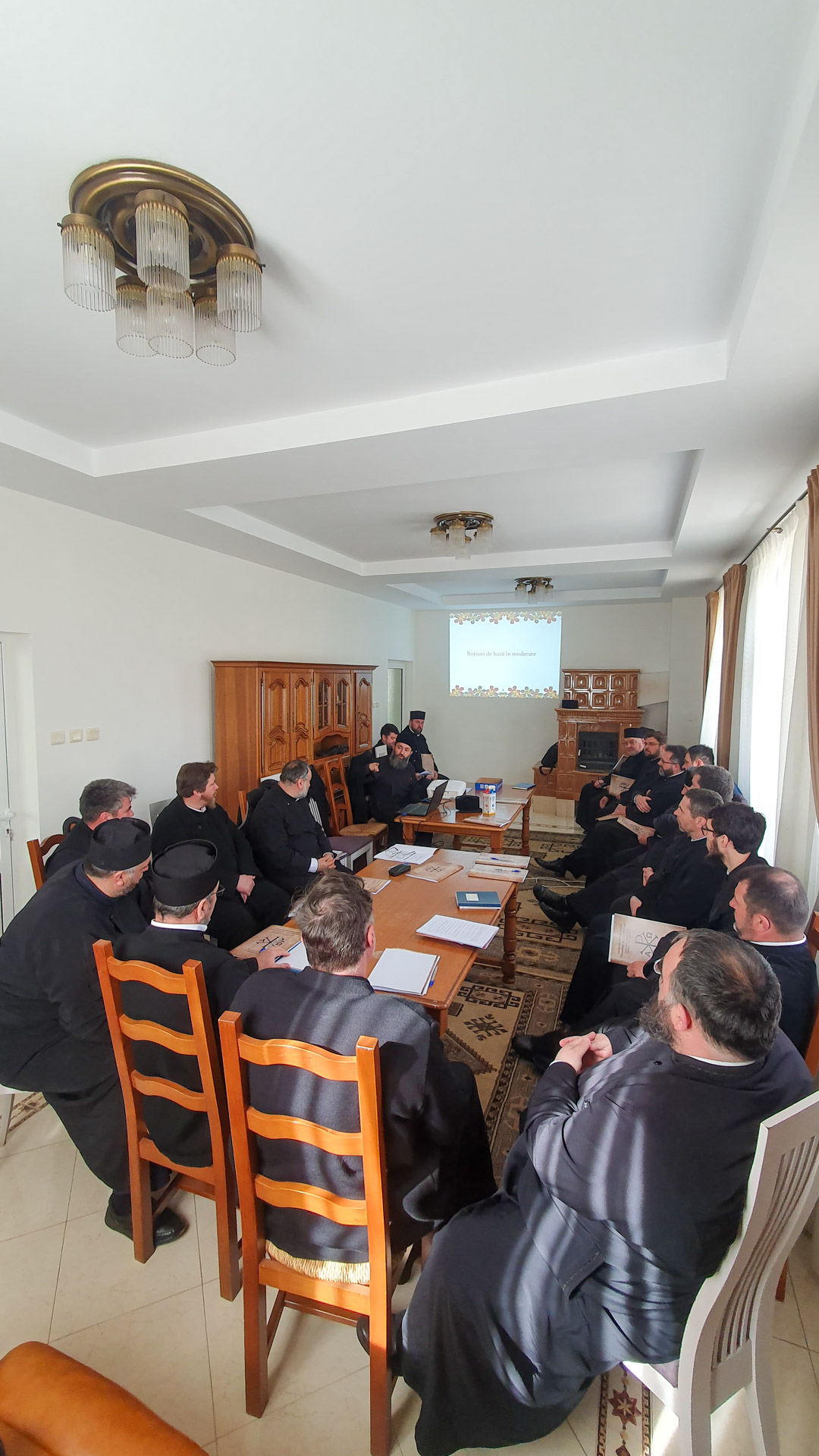 Coordonatorii de cercuri misionare s-au întâlnit la Mănăstirea Miclăușeni și la Mănăstirea Pângărați