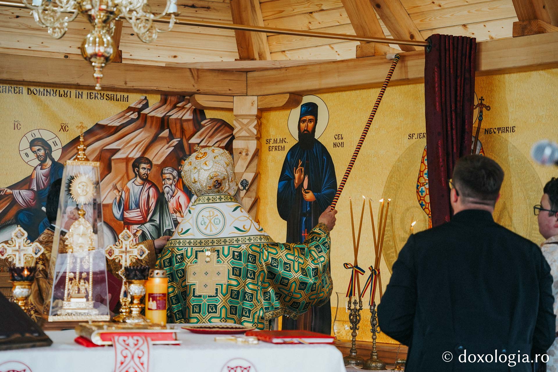 IPS Teofan în Duminica Floriilor: „Dumnezeu voiește să se împlinească și în noi taina Intrării Sale în Ierusalim”