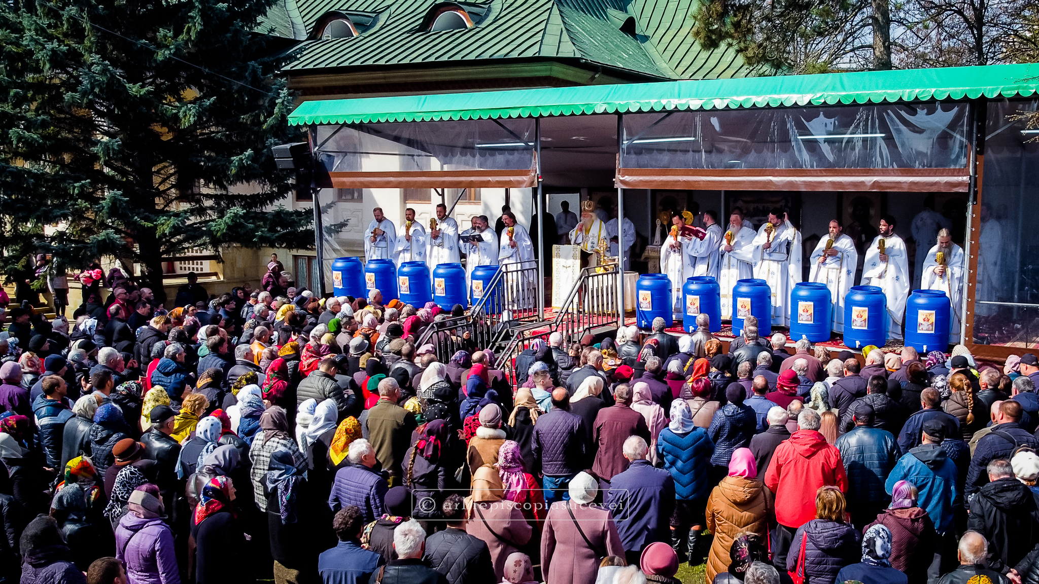 Izvorul Tămăduirii la Mănăstirea „Sfântul Ioan cel Nou” – Catedrala Arhiepiscopală din Suceava
