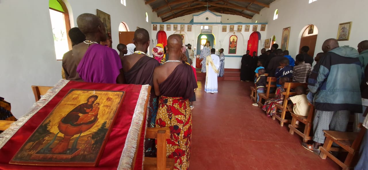 Un nou preot în parohia cu hramul Izvorul Tămăduirii din satul Nyamahana