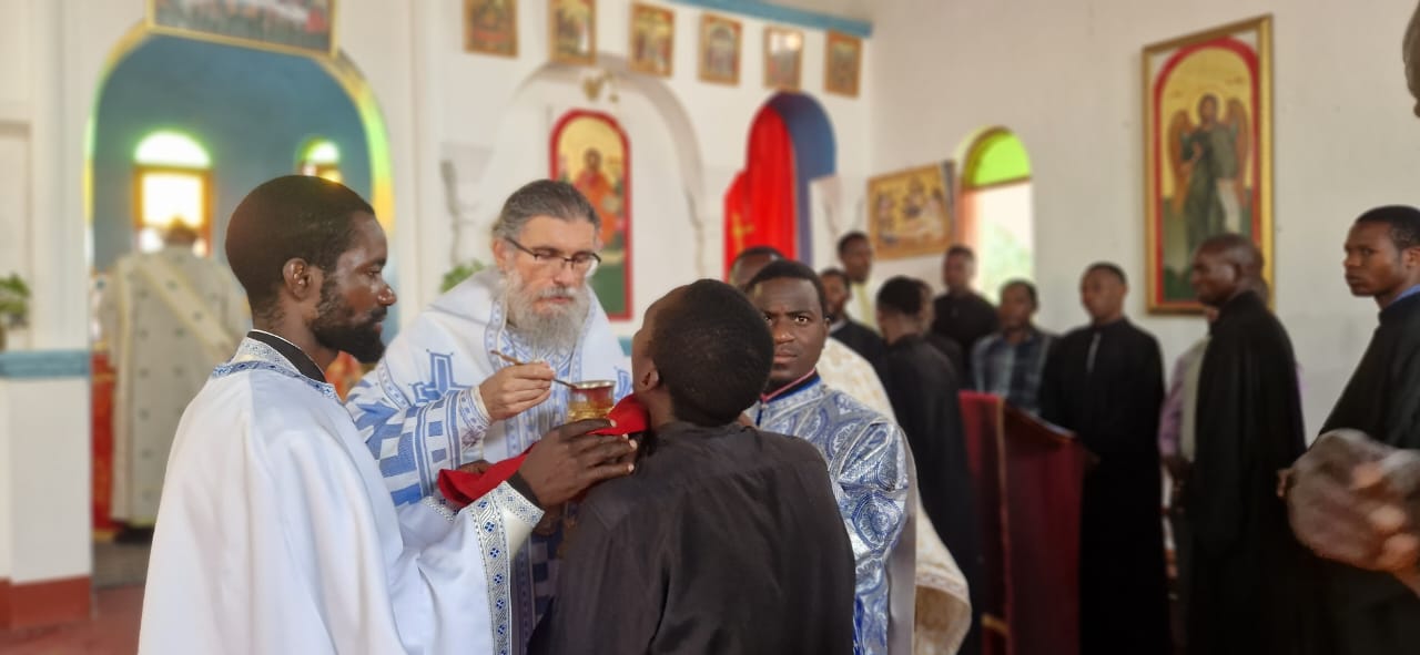 Un nou preot în parohia cu hramul Izvorul Tămăduirii din satul Nyamahana