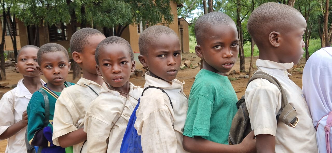 Un nou preot în parohia cu hramul Izvorul Tămăduirii din satul Nyamahana