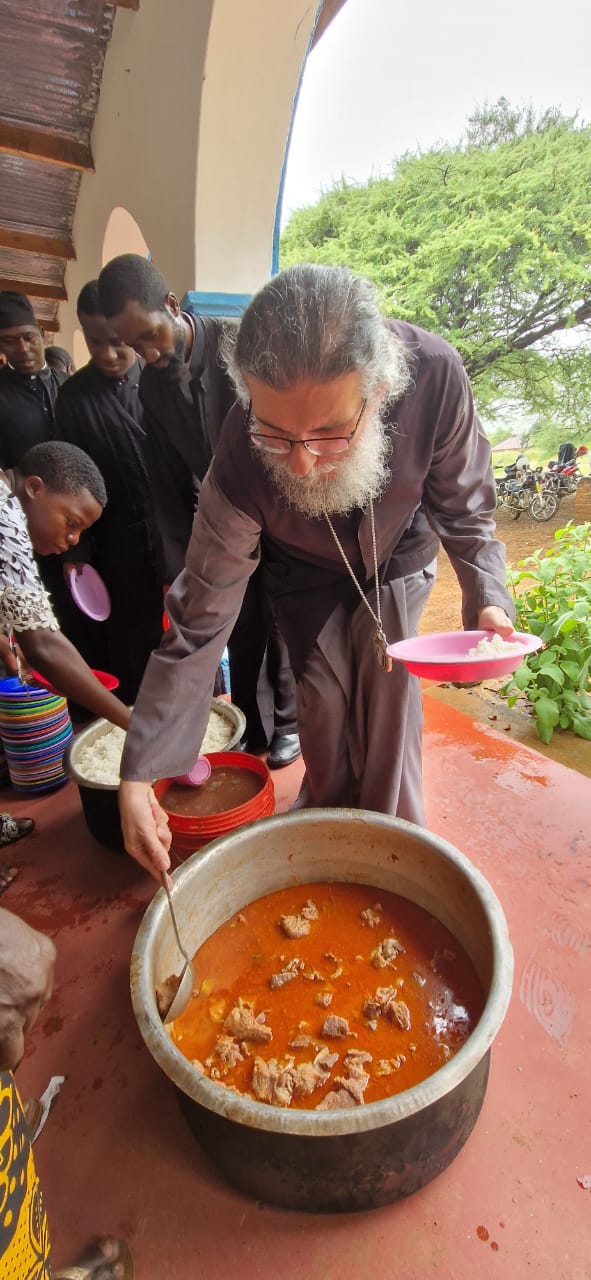Un nou preot în parohia cu hramul Izvorul Tămăduirii din satul Nyamahana