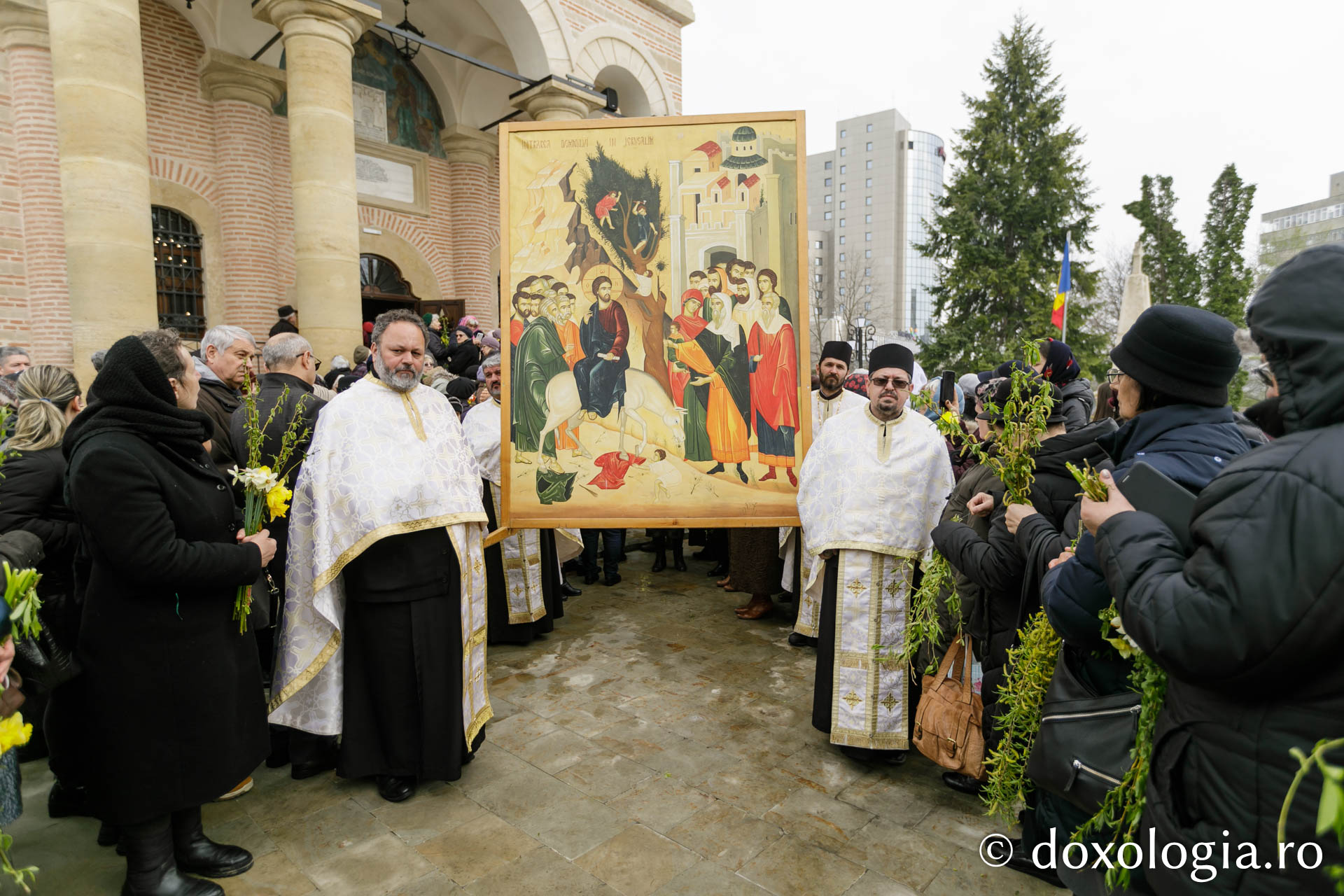 Mii de ieșeni la Procesiunea tradițională de Florii