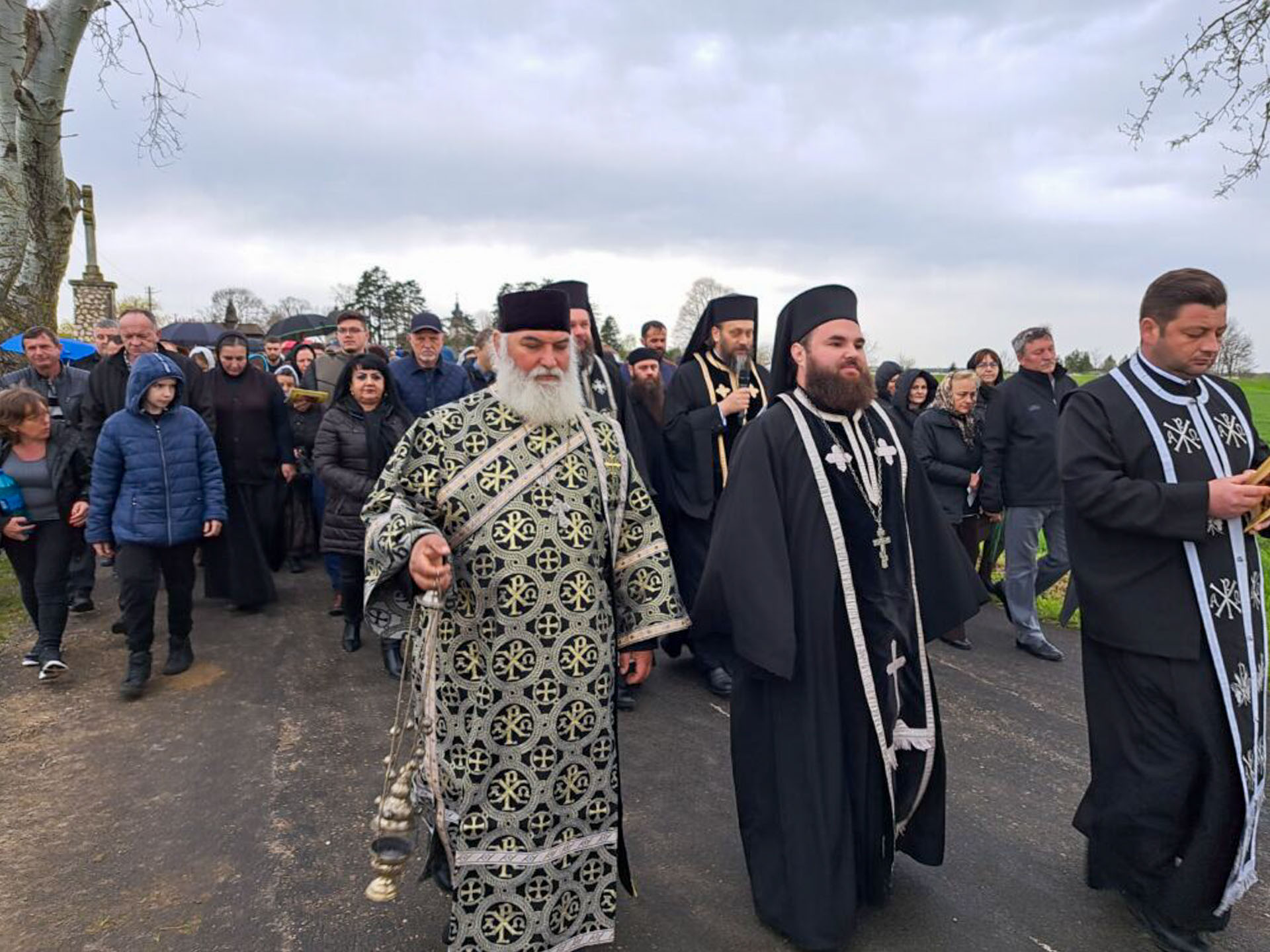 Drumul Crucii, procesiune tradițională la Mănăstirea Hodoș-Bodrog
