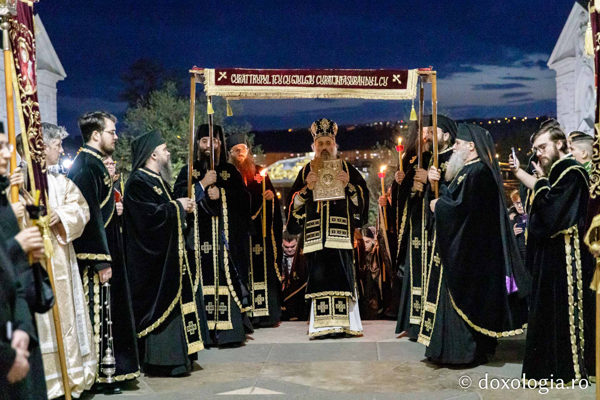 Denia Prohodului Domnului Hristos, la Catedrala Mitropolitană din Iași