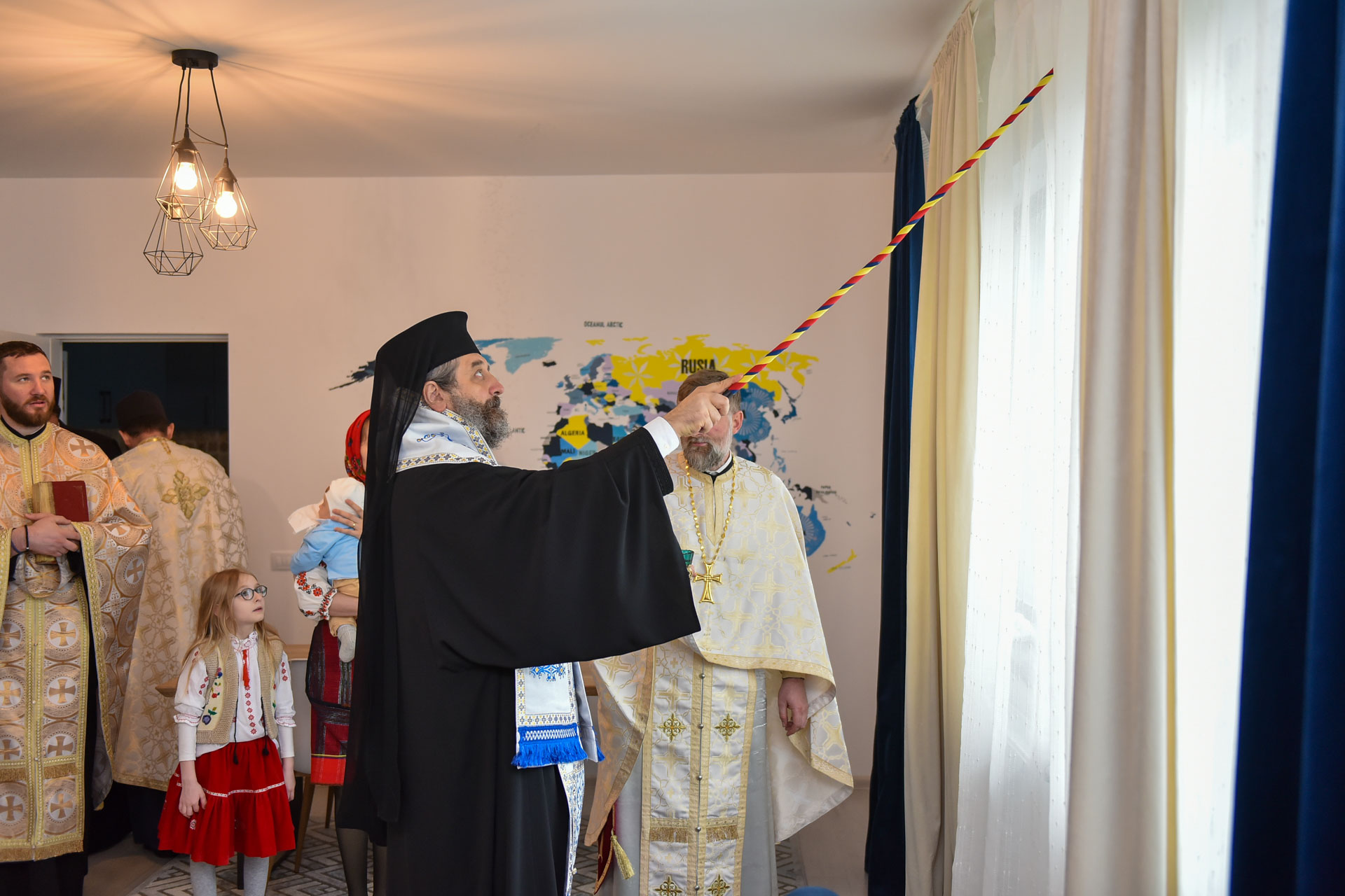 Slujire arhierească la Parohia „Înălțarea Domnului”, Coarnele Caprei