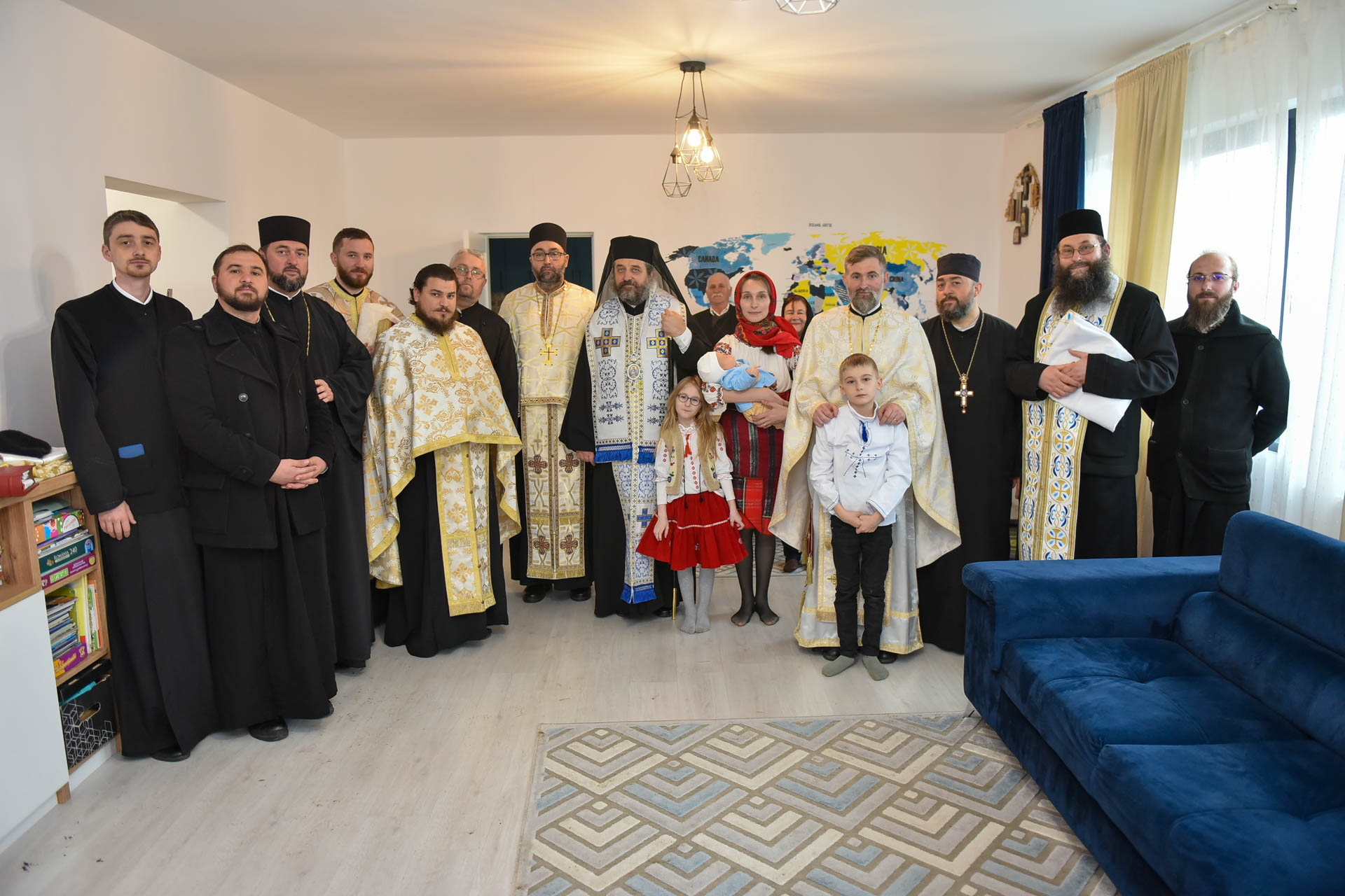 Slujire arhierească la Parohia „Înălțarea Domnului”, Coarnele Caprei