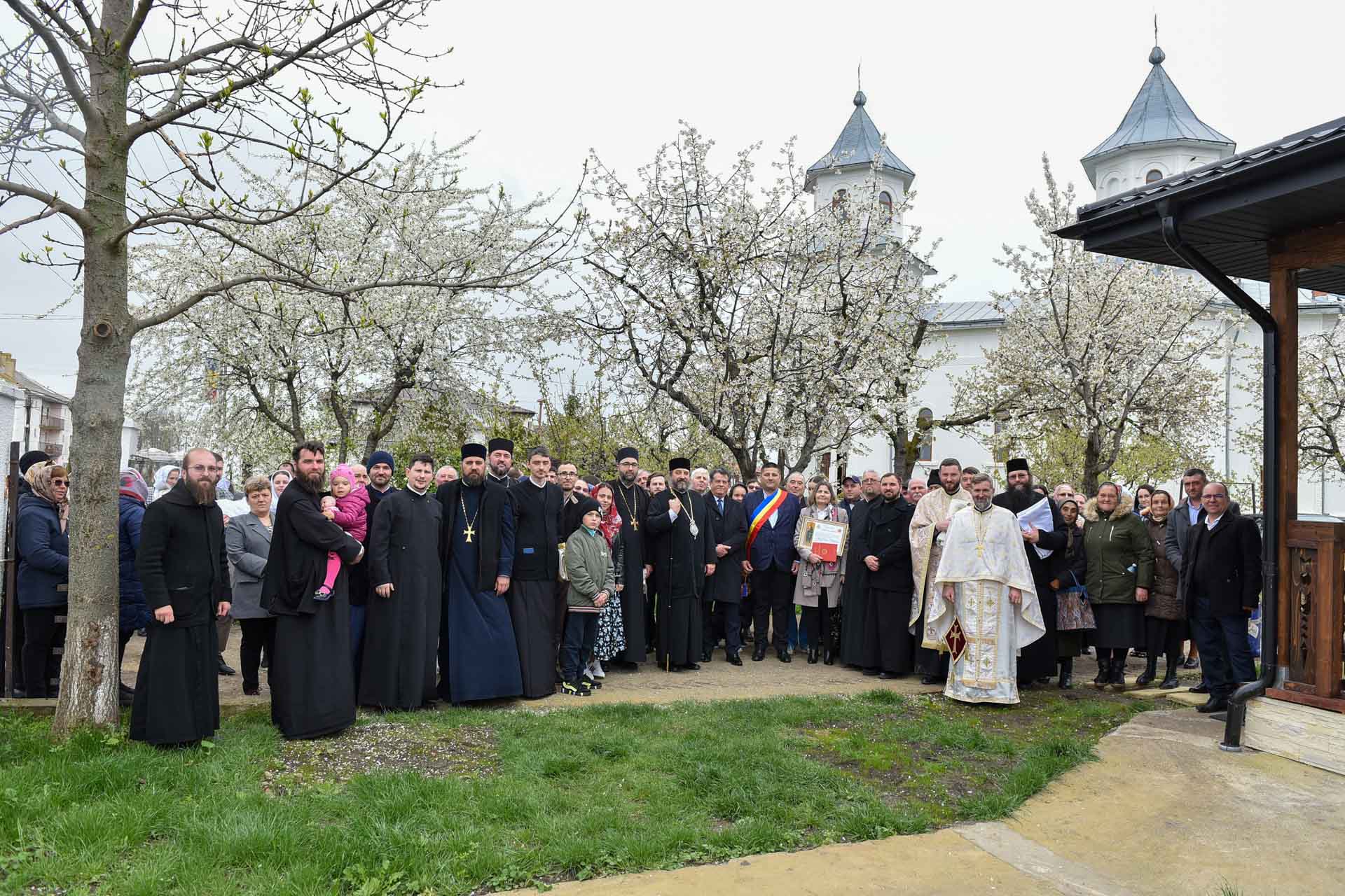 Slujire arhierească la Parohia „Înălțarea Domnului”, Coarnele Caprei