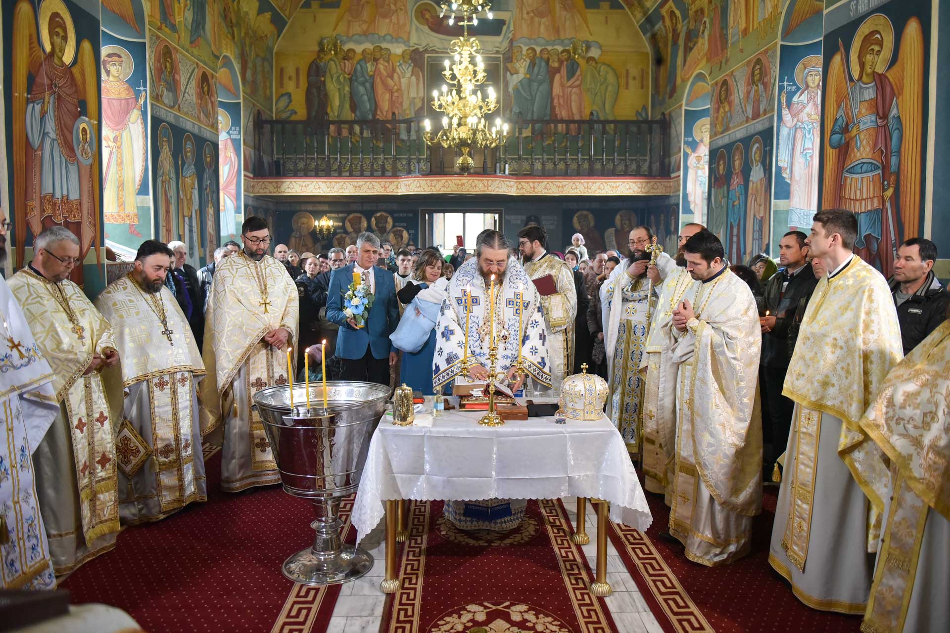 Slujire arhierească la Parohia „Înălțarea Domnului”, Coarnele Caprei