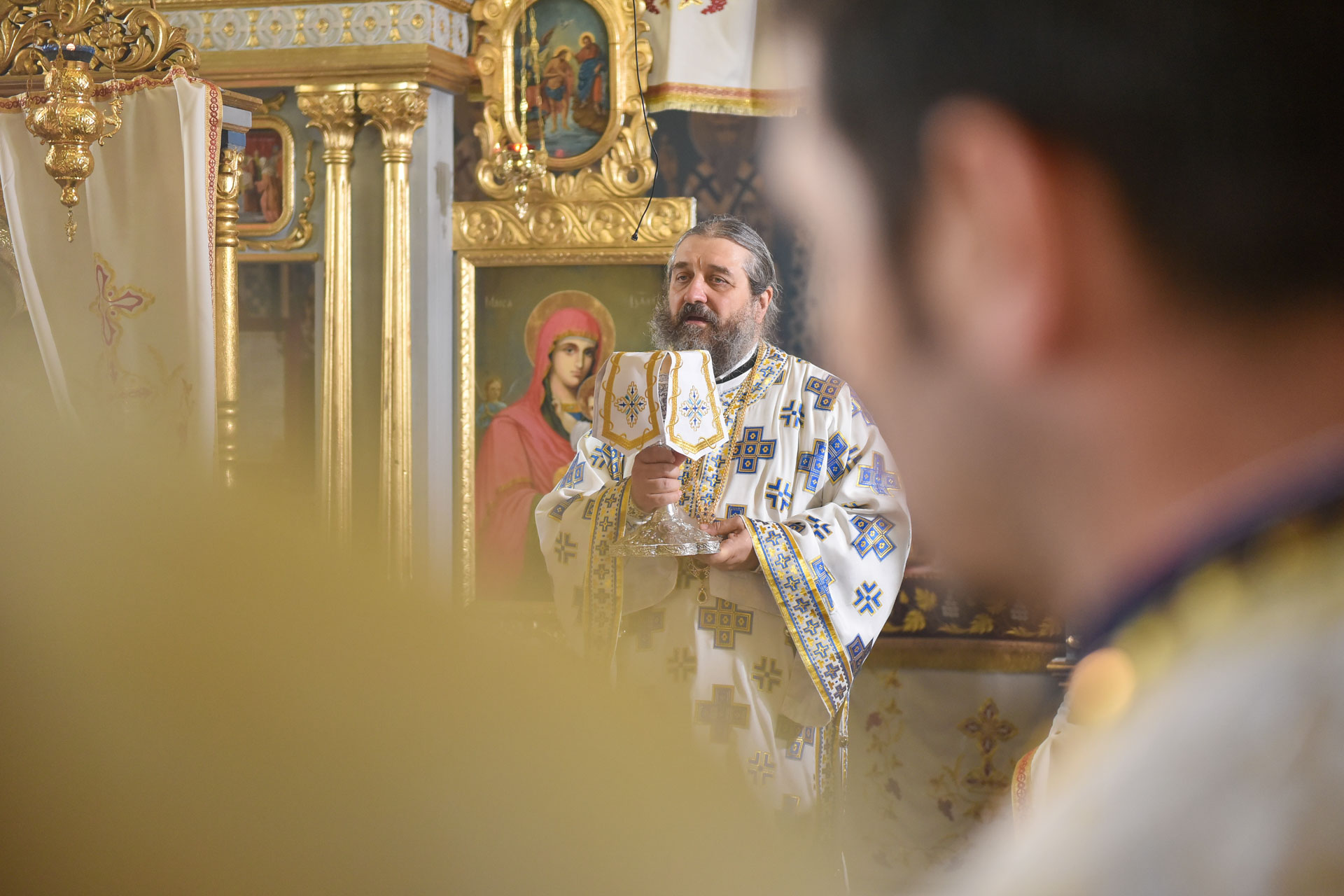 Slujire arhierească la Parohia „Înălțarea Domnului”, Coarnele Caprei