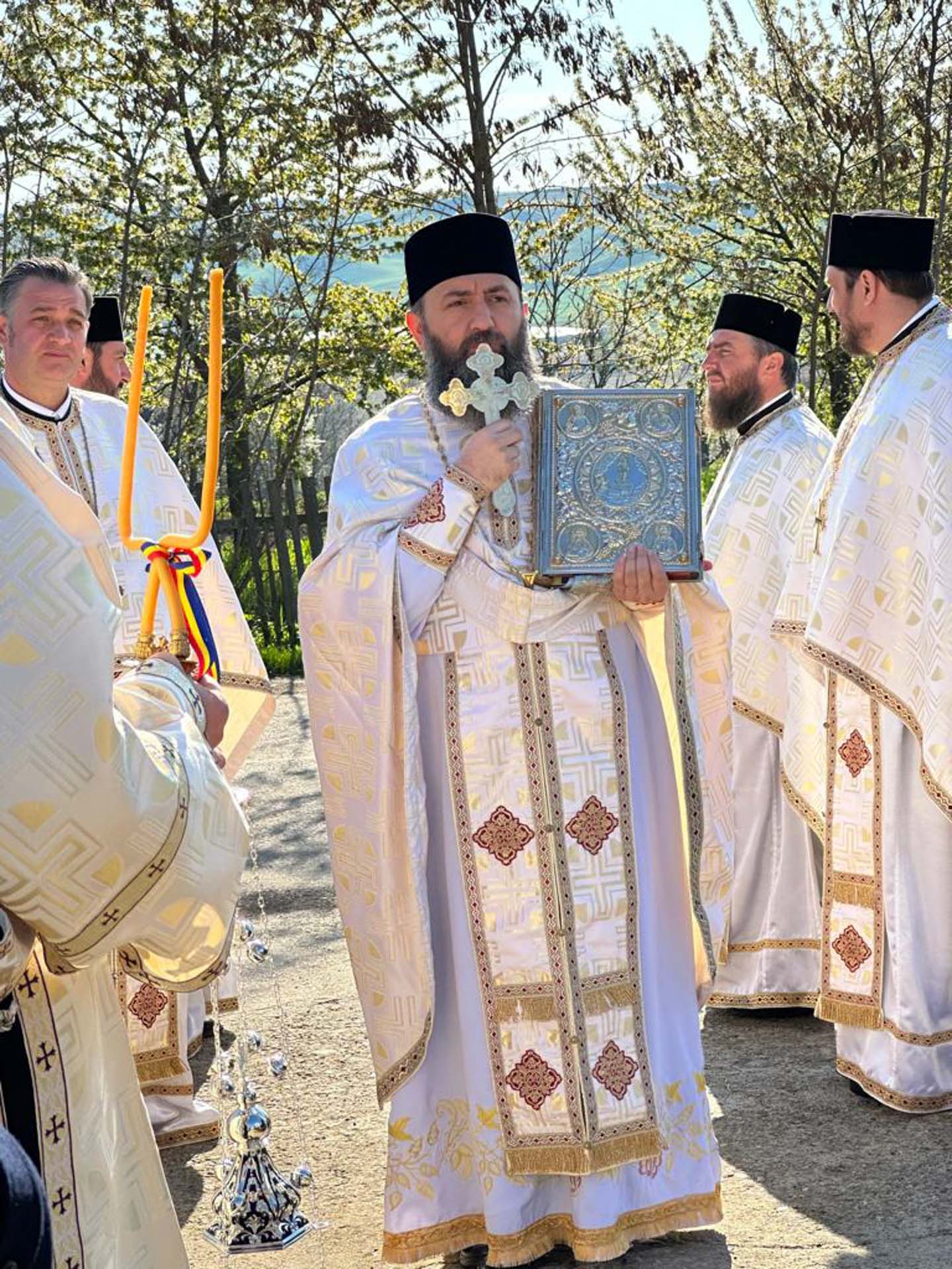 PS Nichifor Botoșăneanul a slujit la Parohia Negritești-Podoleni