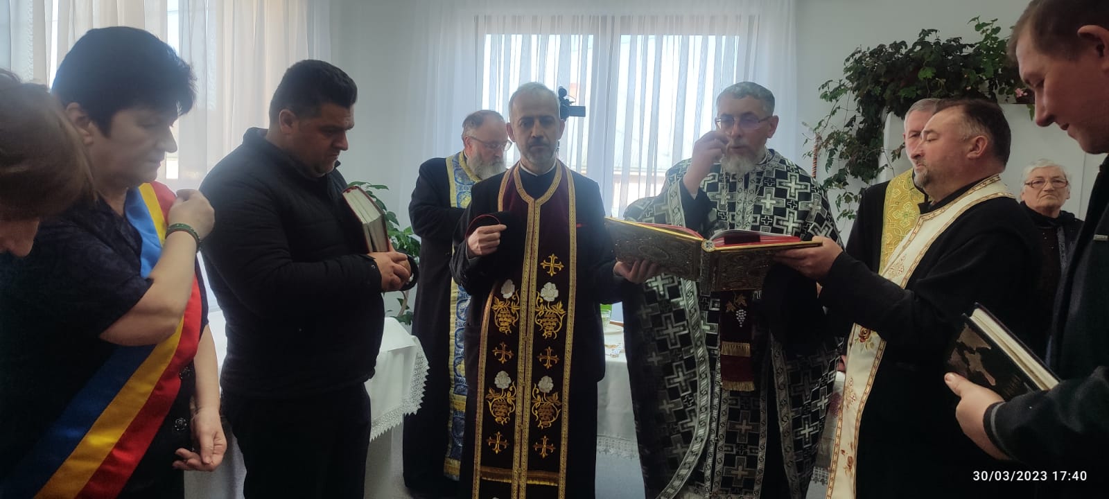 La Vânători-Neamț a avut loc sfințirea Centrului Social Multifuncțional „Ținutul Zimbrilor”