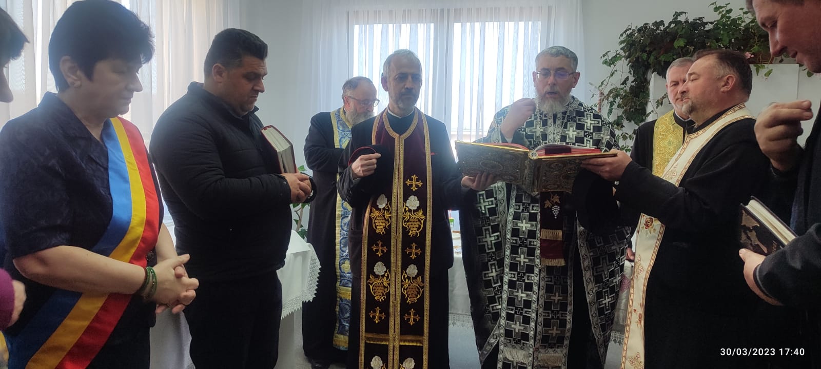 La Vânători-Neamț a avut loc sfințirea Centrului Social Multifuncțional „Ținutul Zimbrilor”