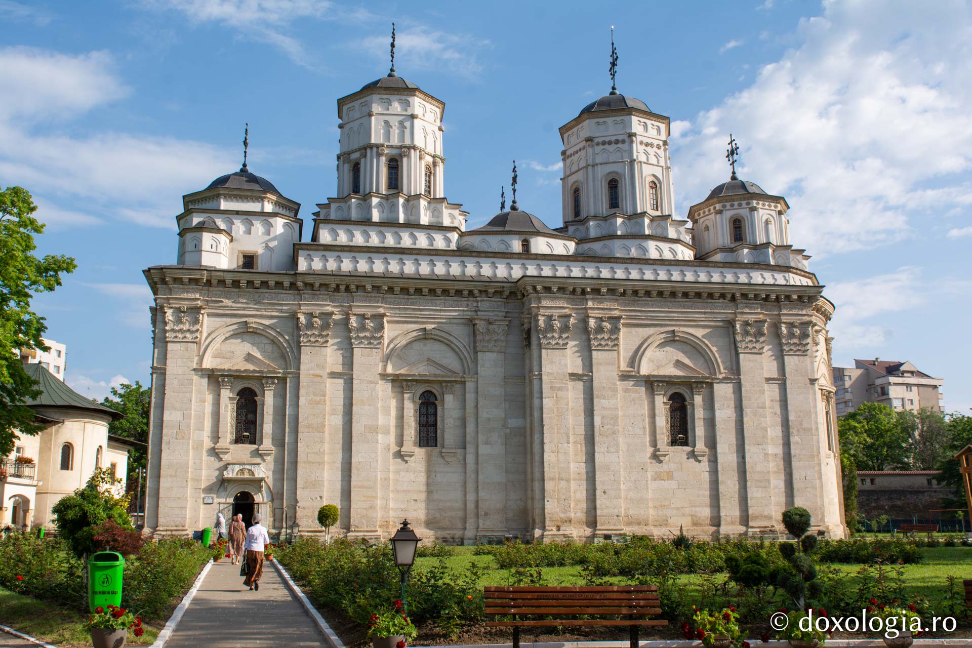 Foto: Mihail Vrăjitoru Slujire arhierească la hramul Mănăstirii Golia