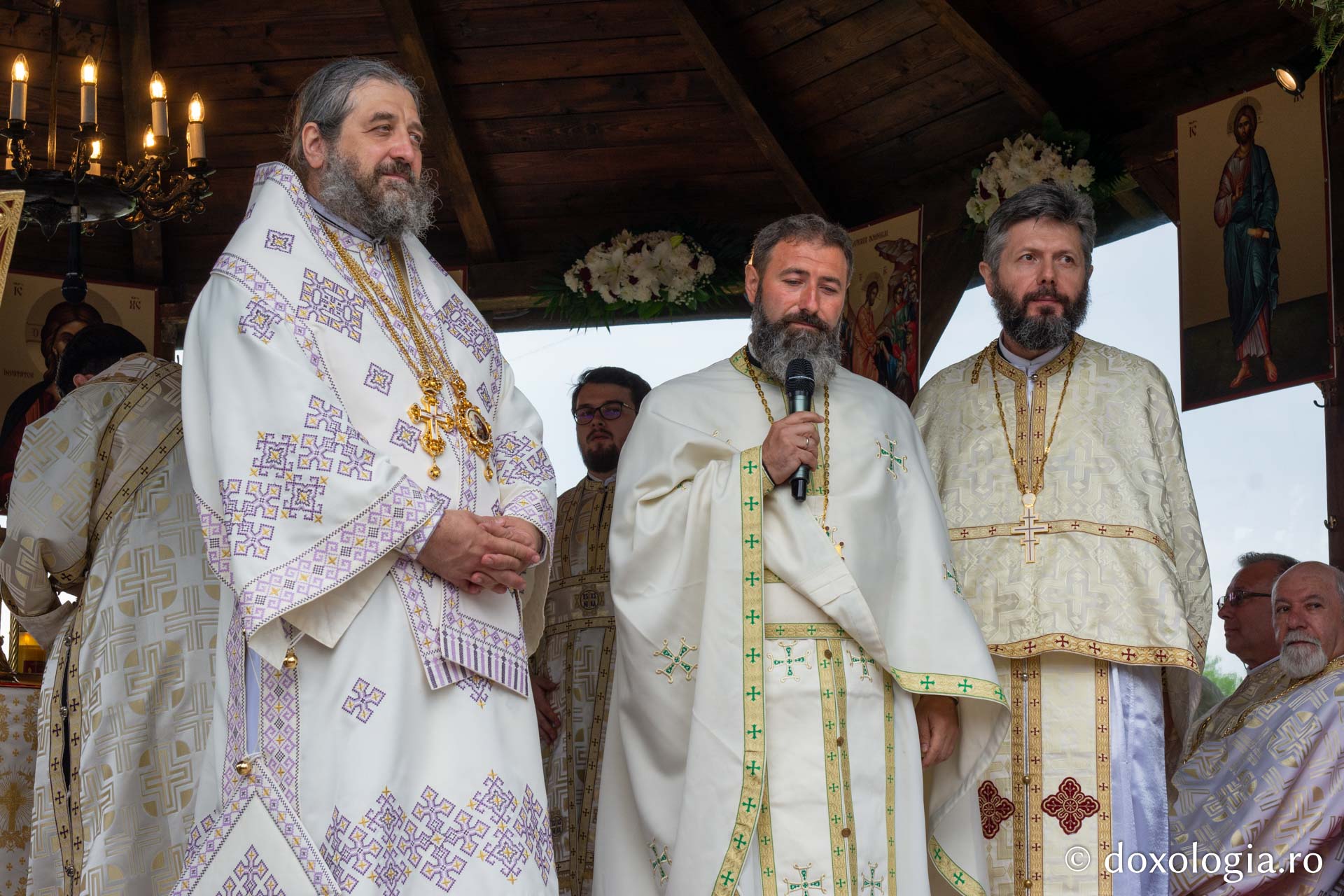 Biserica Parohiei Țibana a fost resfințită