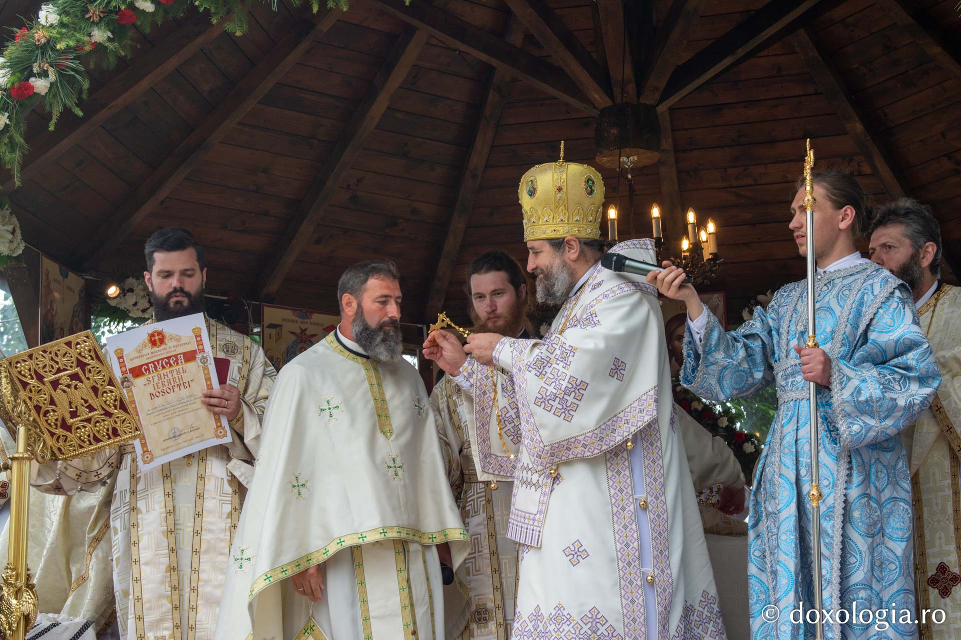 Biserica Parohiei Țibana a fost resfințită