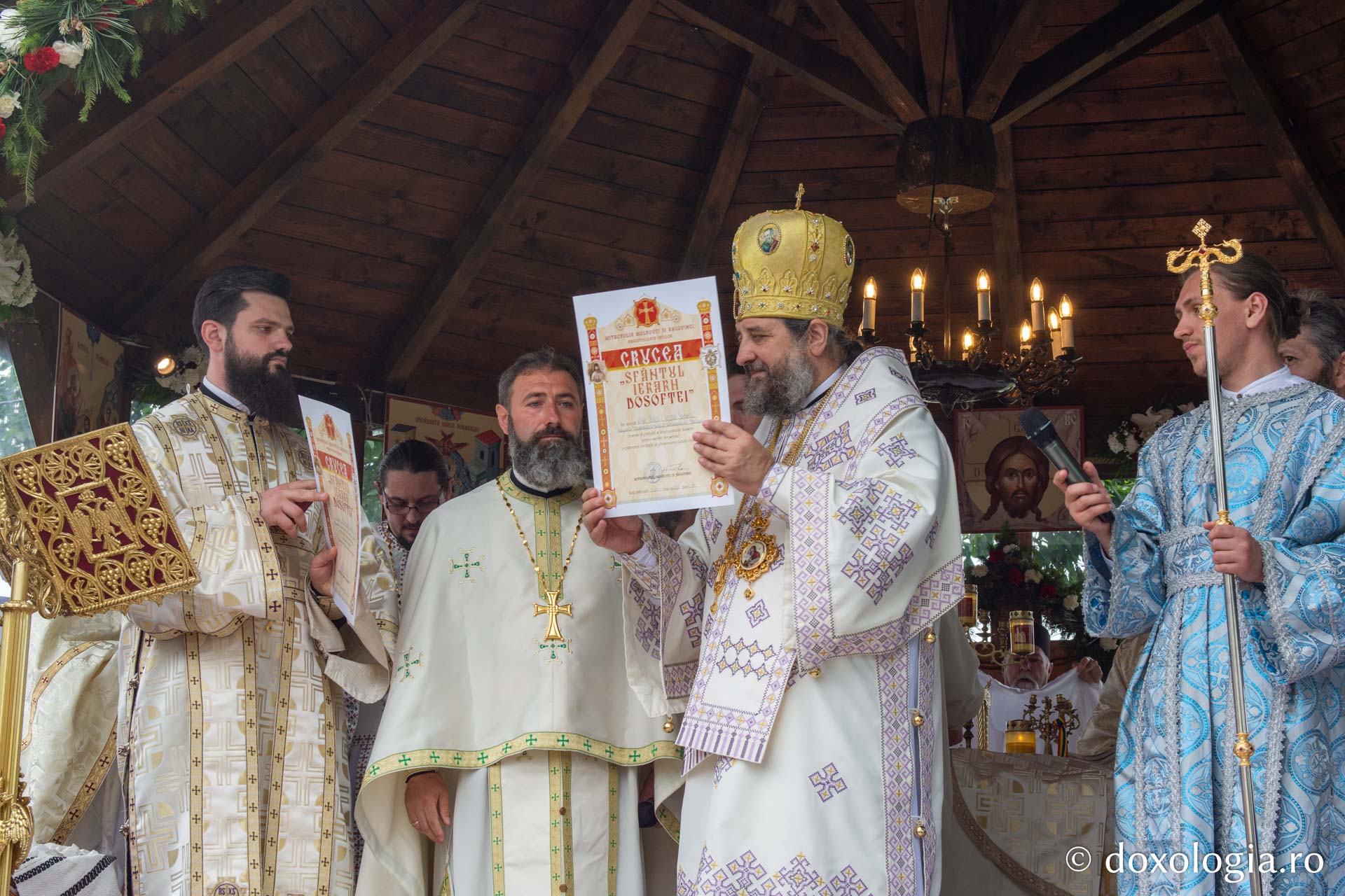 Biserica Parohiei Țibana a fost resfințită