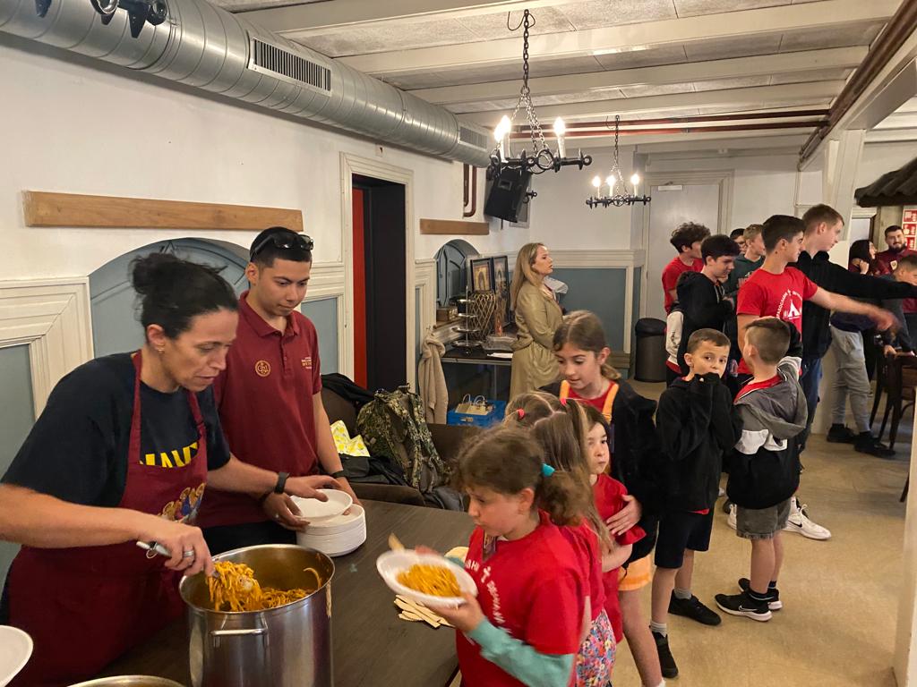 Cu Hristos în Rotterdam: Rugăciune, cafea și împreună-lucrare alături de tinerii sârbi din Olanda